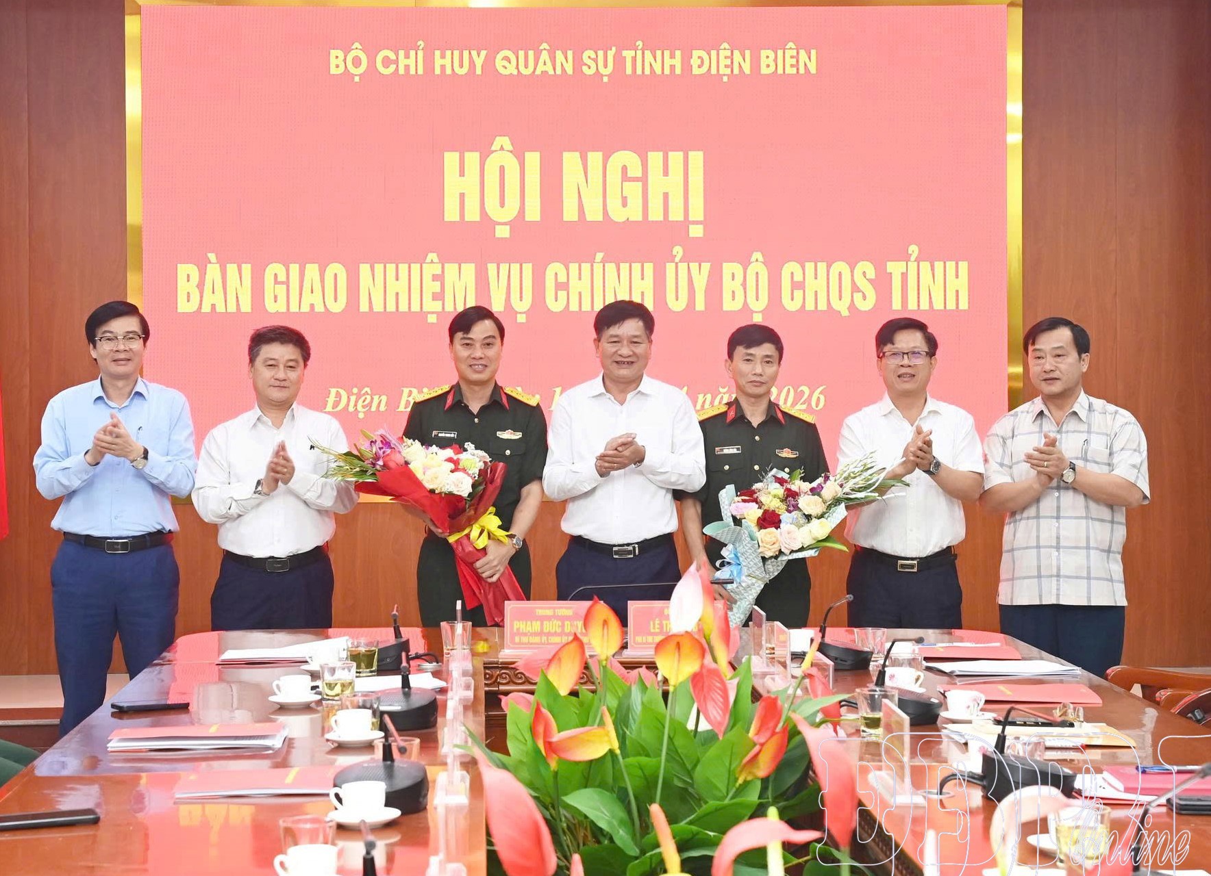 Bàn giao nhiệm vụ Chính ủy Bộ CHQS tỉnh Điện Biên