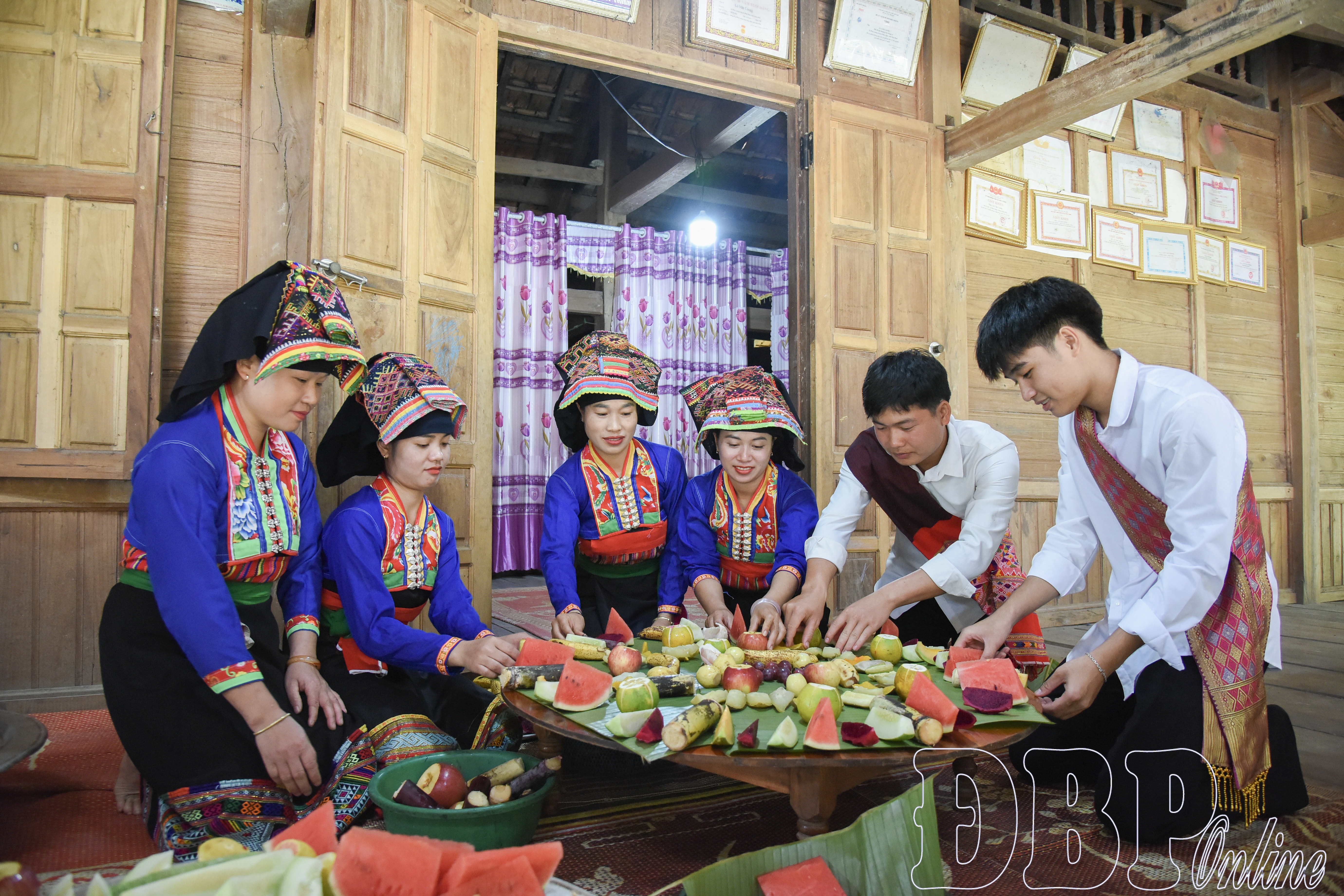 Người Lào Mường Nhà rộn ràng đón Tết Khẩu Hó