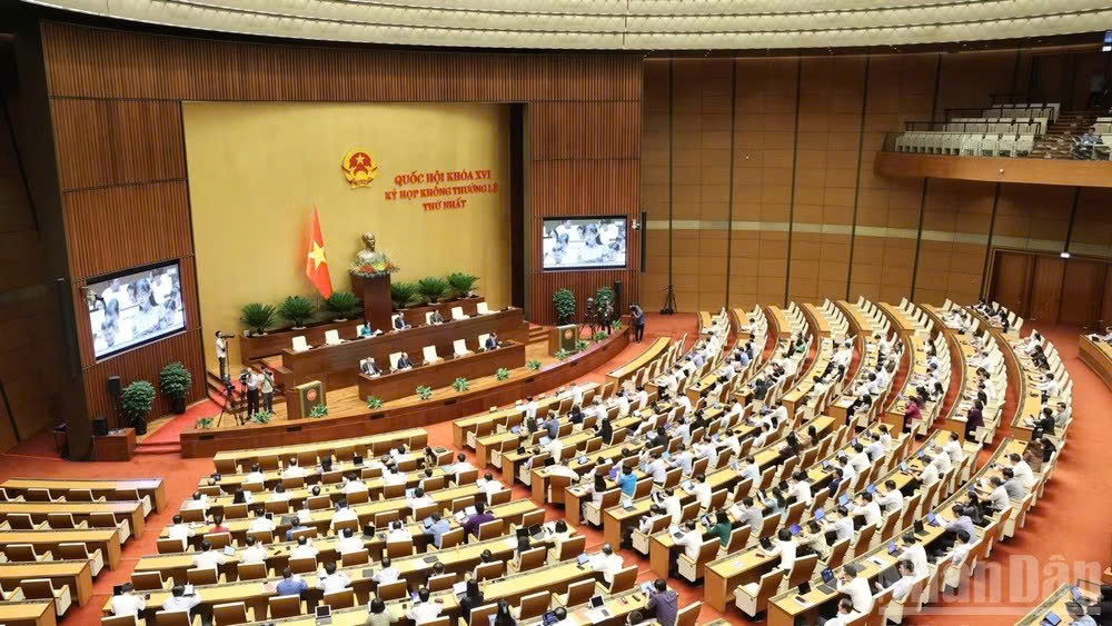 Quốc hội thảo luận ở hội trường việc thành lập thành phố Quảng Ninh, thành phố Bắc Ninh