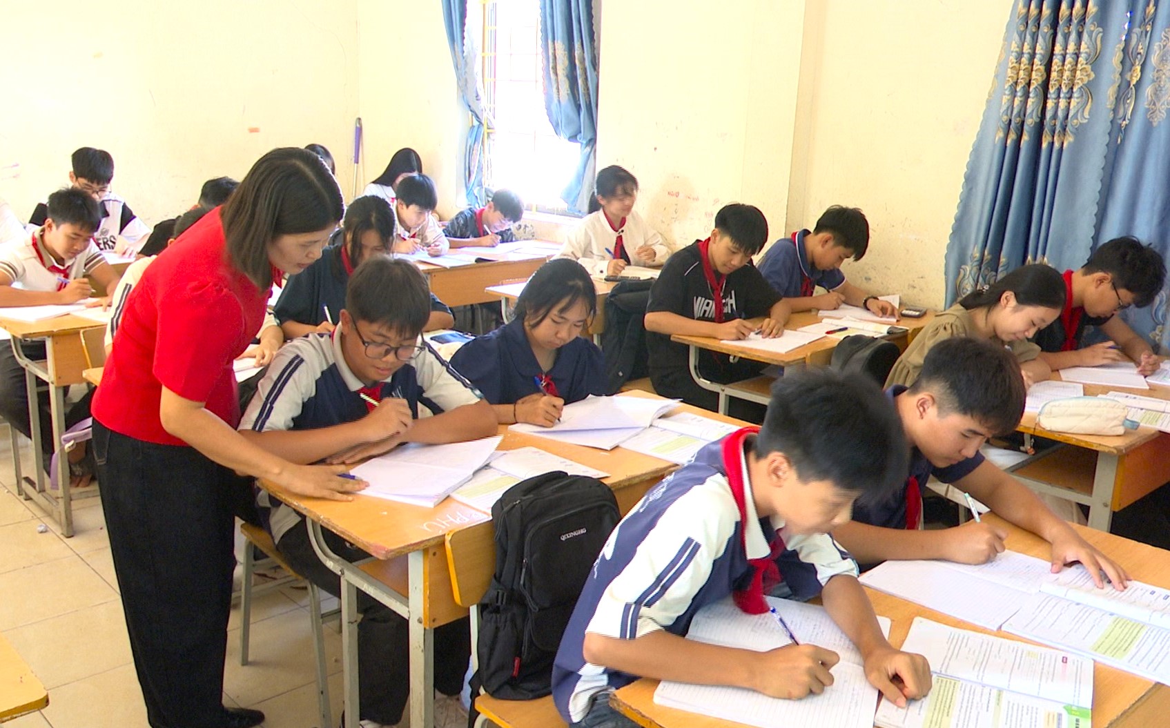 Tăng cường quản lý, ngăn lạm thu đầu năm học