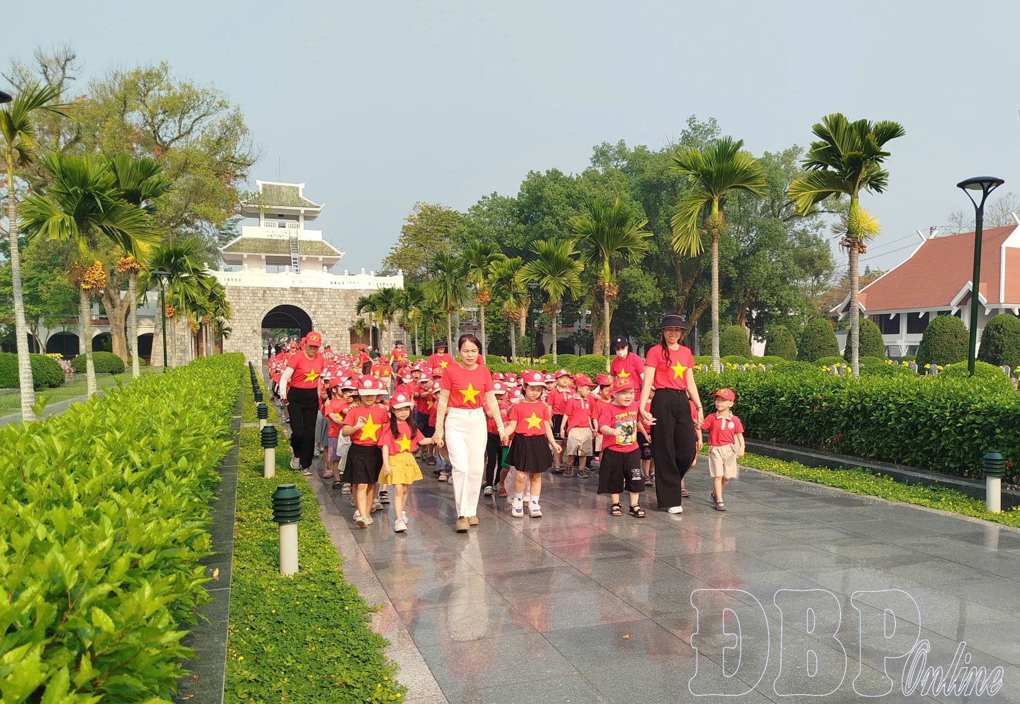 Từ Chiến thắng Điện Biên Phủ đến Đại thắng mùa Xuân 1975