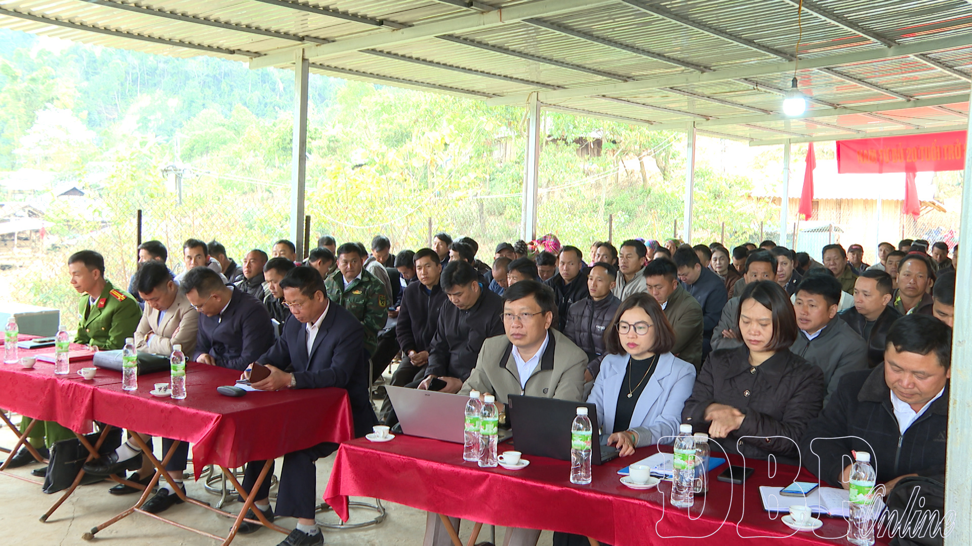 Ứng cử viên đại biểu HĐND tỉnh khóa XVI, đơn vị bầu cử số 1 tiếp xúc cử tri xã Pu Nhi