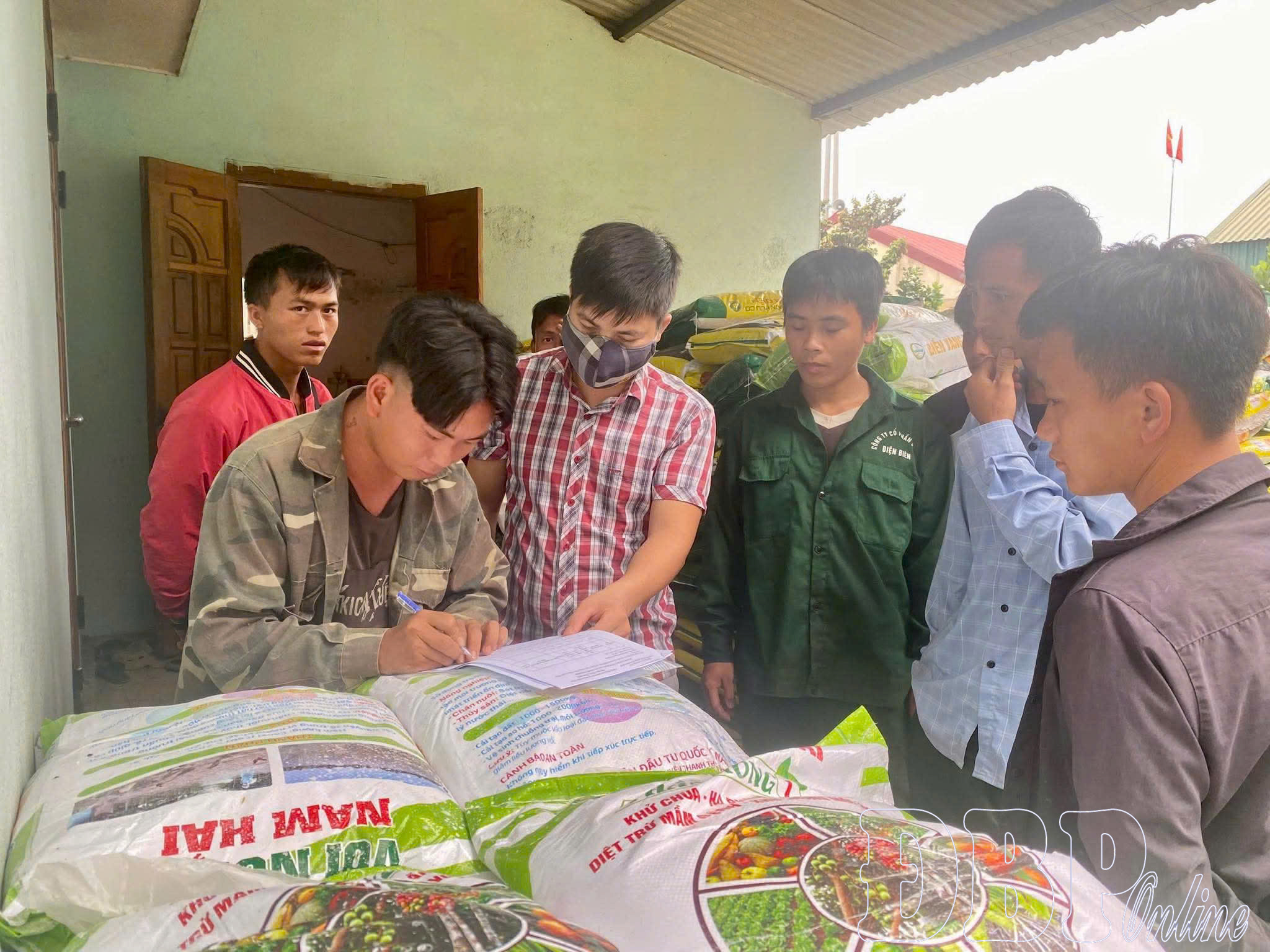 Phấn đấu năm 2030 không còn thôn, bản đặc biệt khó khăn