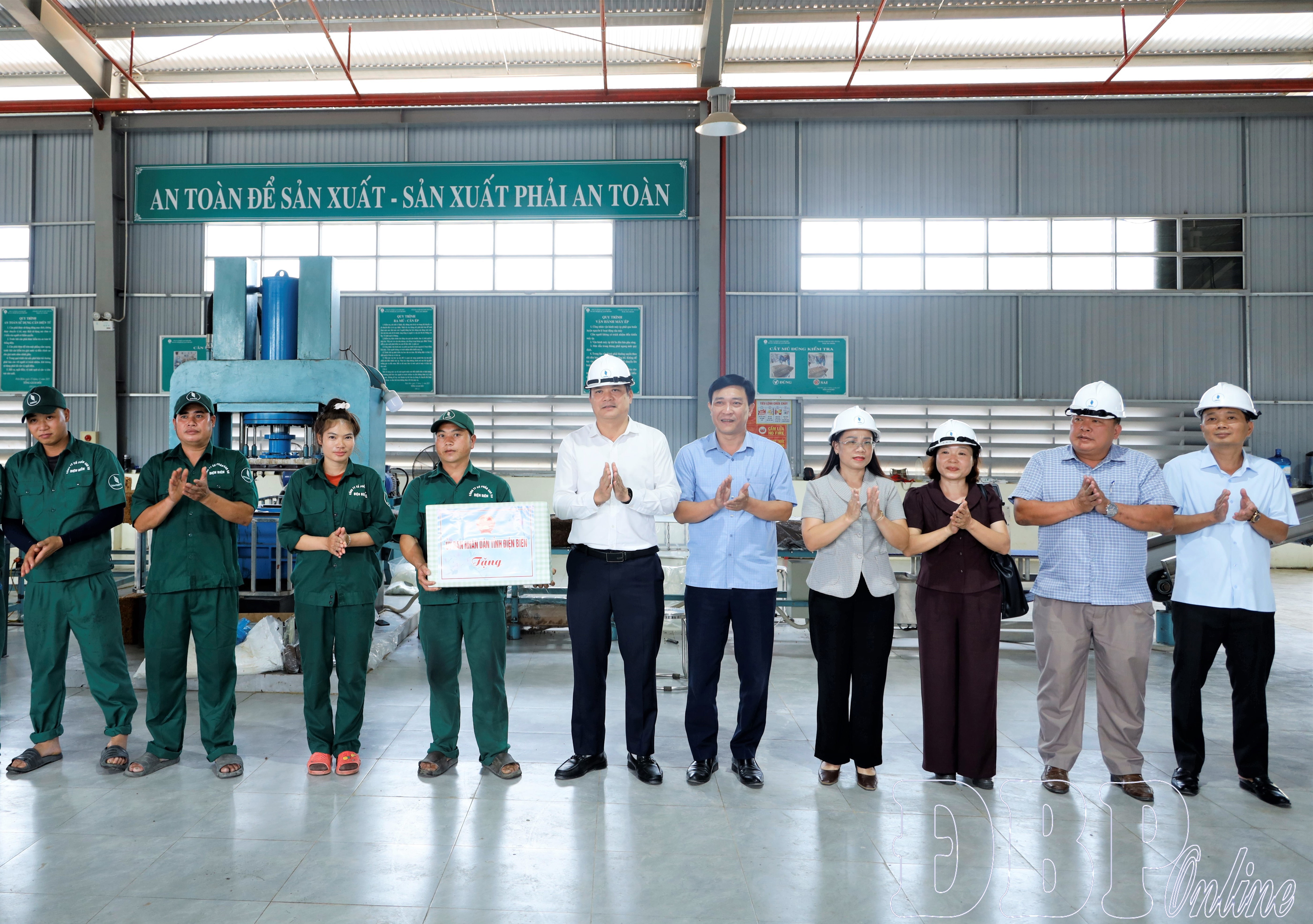 Phó Chủ tịch Thường trực UBND tỉnh làm việc với Công ty Cổ phần Cao su Điện Biên