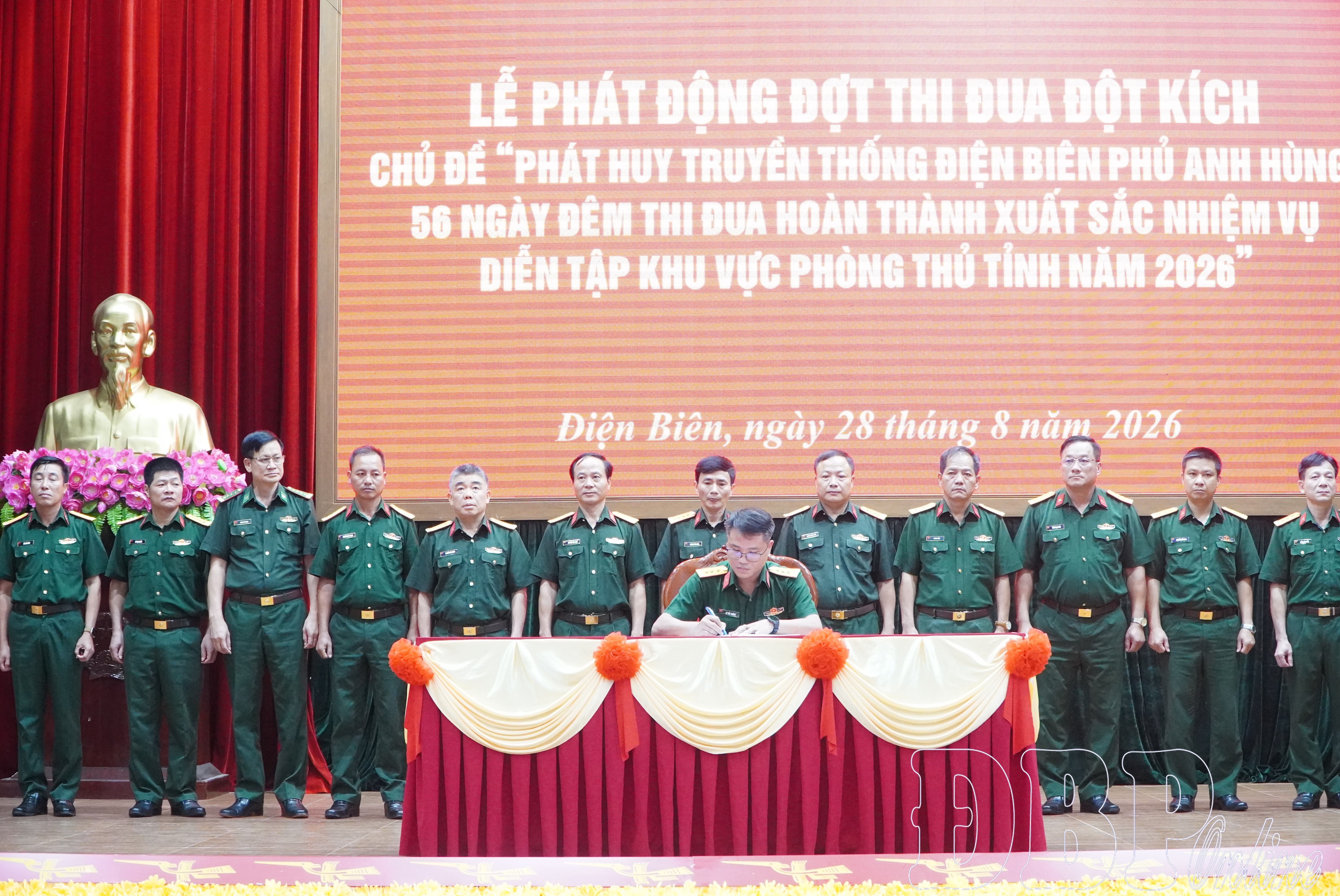 Phát động đợt thi đua đột kích thực hiện nhiệm vụ diễn tập khu vực phòng thủ