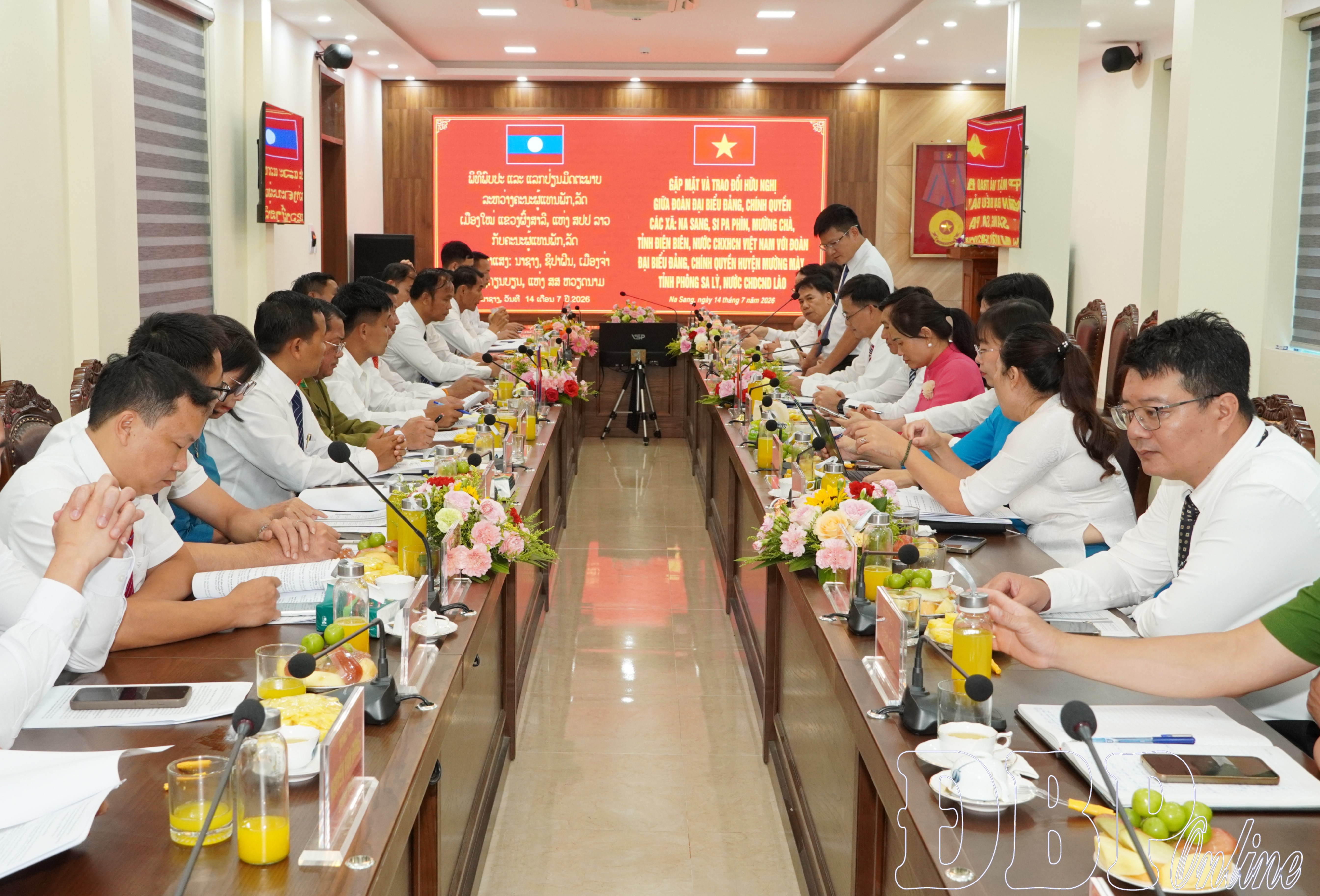 Gặp mặt, trao đổi kinh nghiệm với huyện Mường Mày (Lào)