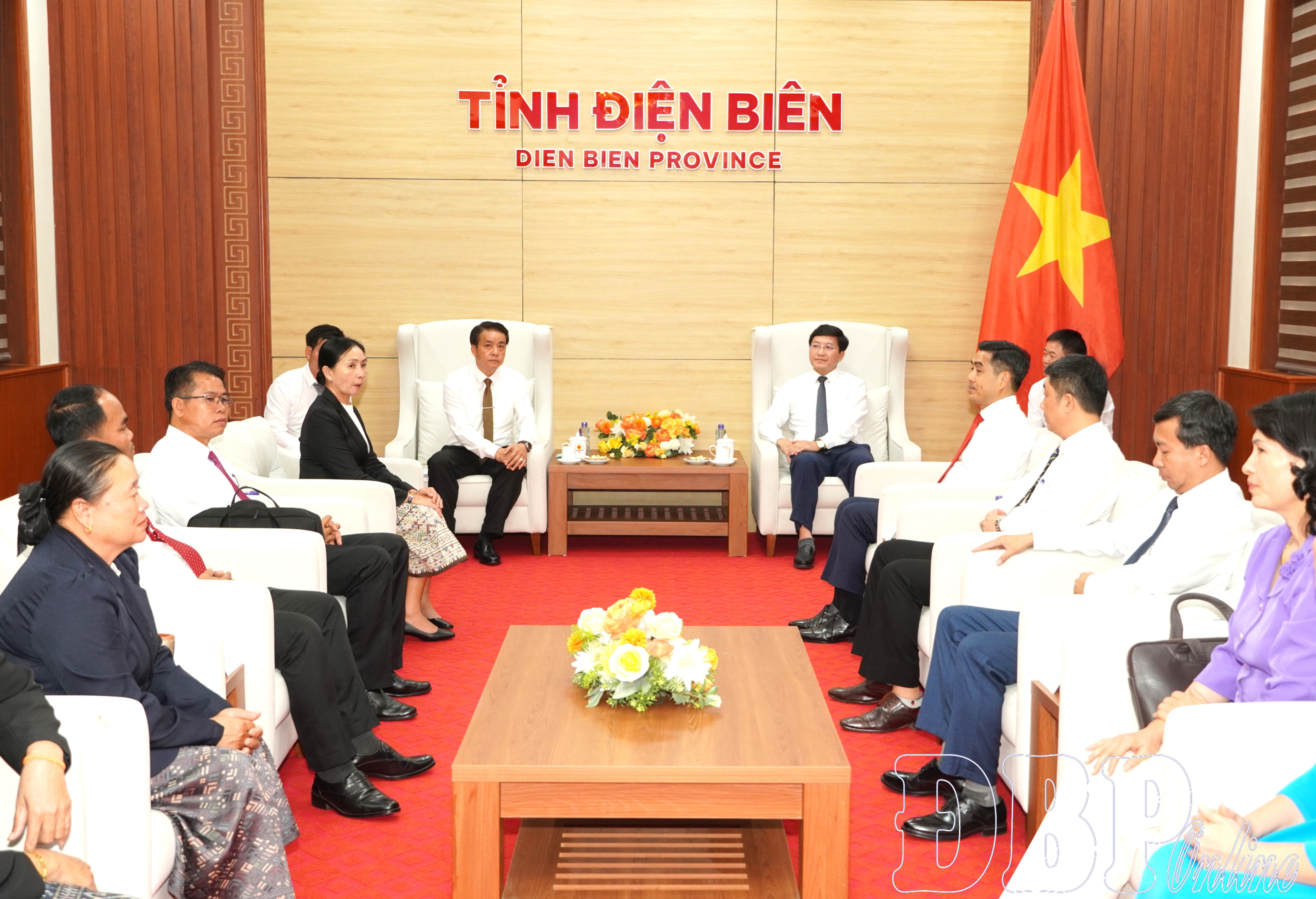 Thường trực Tỉnh ủy Điện Biên tiếp xã giao Đoàn công tác Liên hiệp Công đoàn 5 tỉnh Bắc Lào  