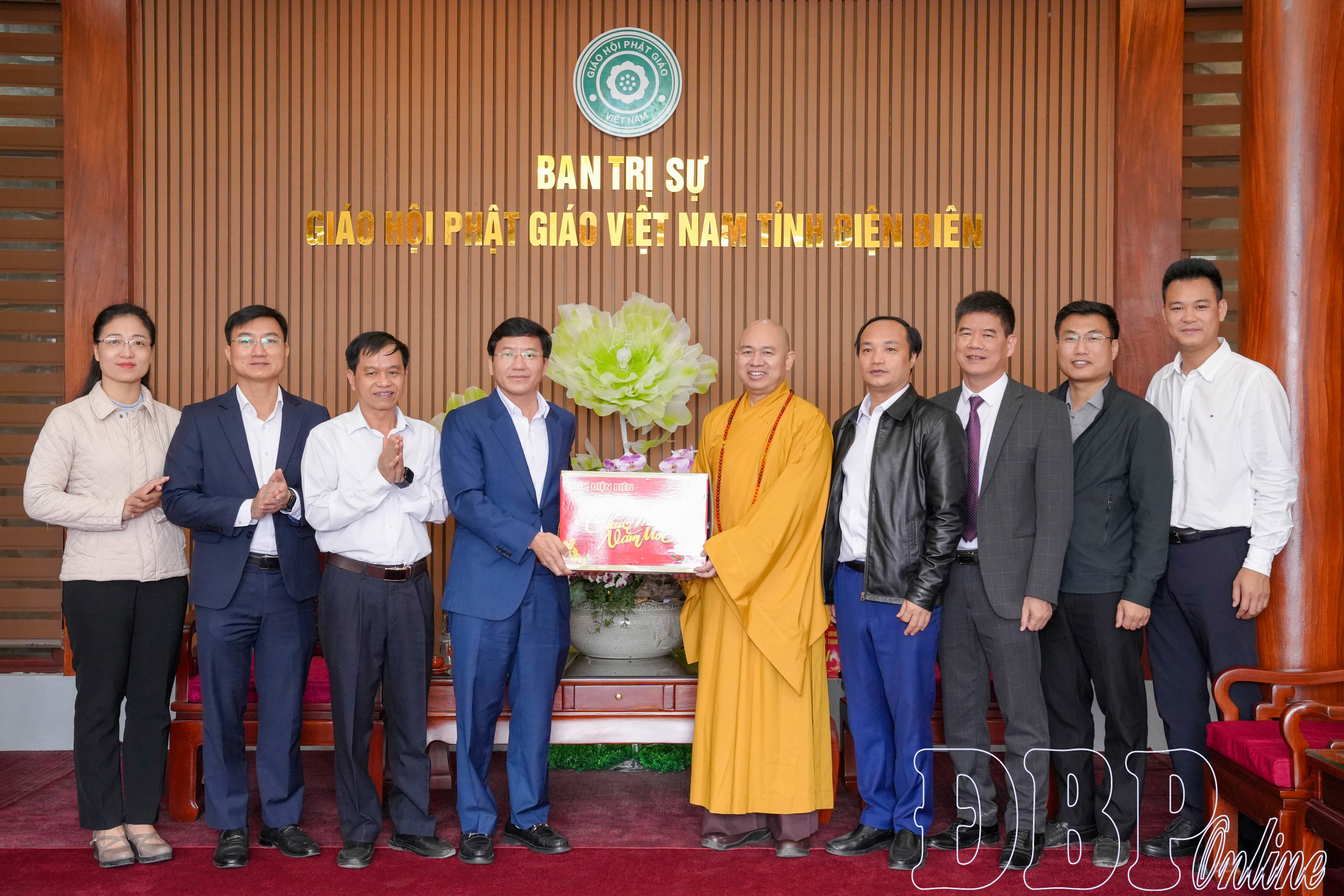 Đồng chí Mùa A Vảng thăm, chúc Tết các cơ sở an sinh xã hội và Ban Trị sự Giáo hội Phật giáo Việt Nam tỉnh