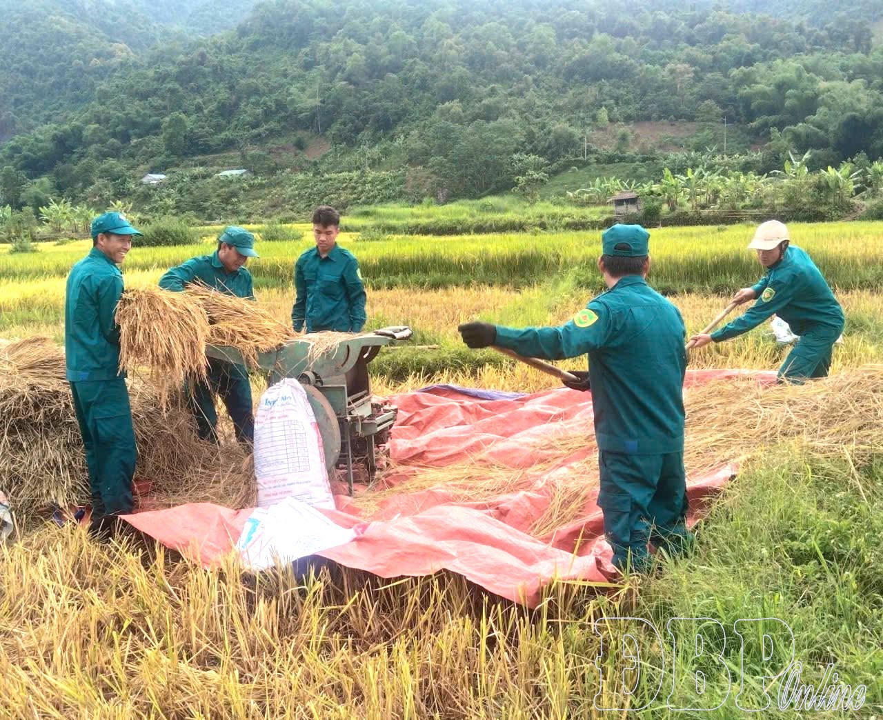 Dân quân tự vệ xây dựng "thế trận lòng dân"