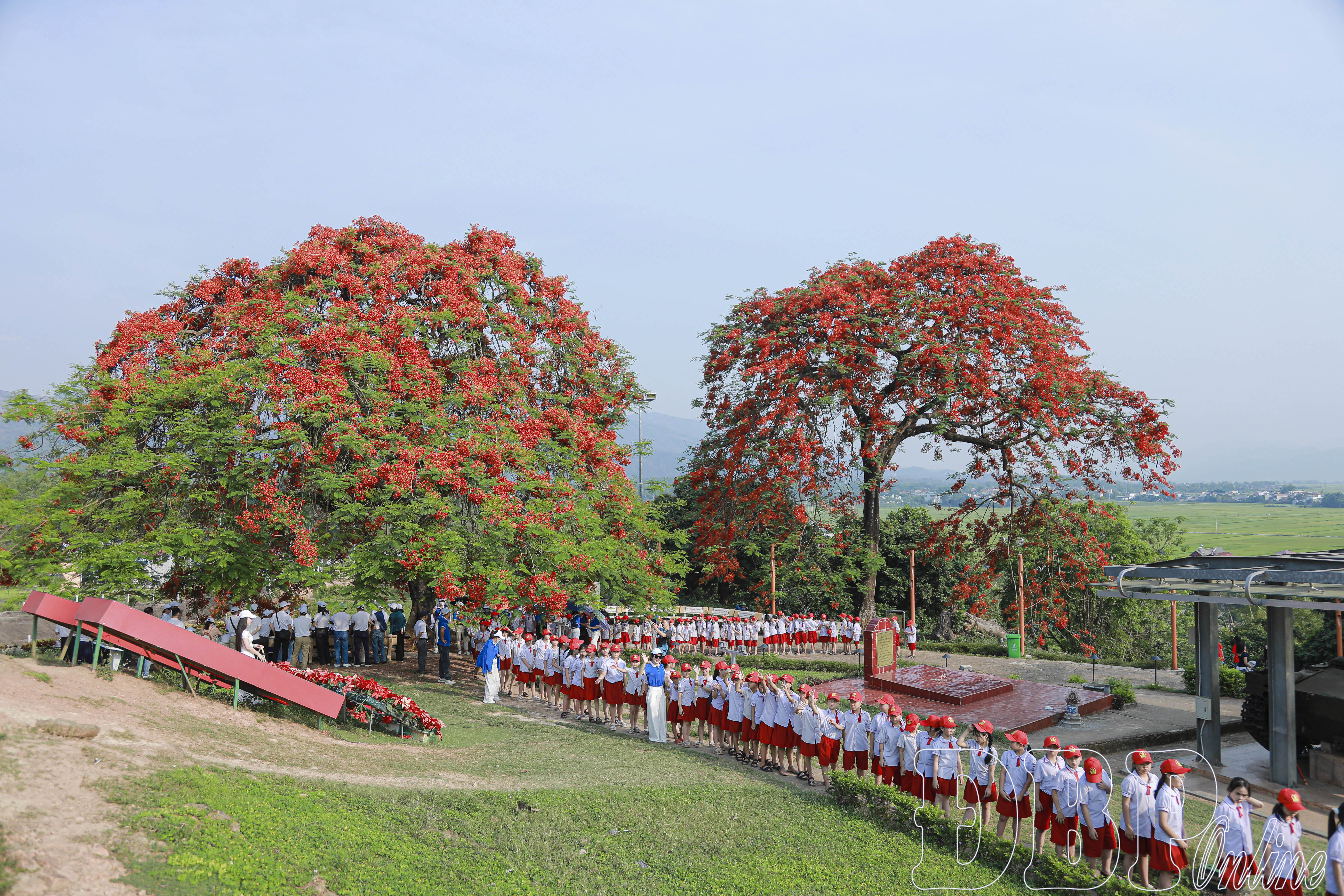 Du khách đổ về các điểm di tích và Bảo tàng Chiến thắng Điện biên Phủ dịp nghỉ lễ