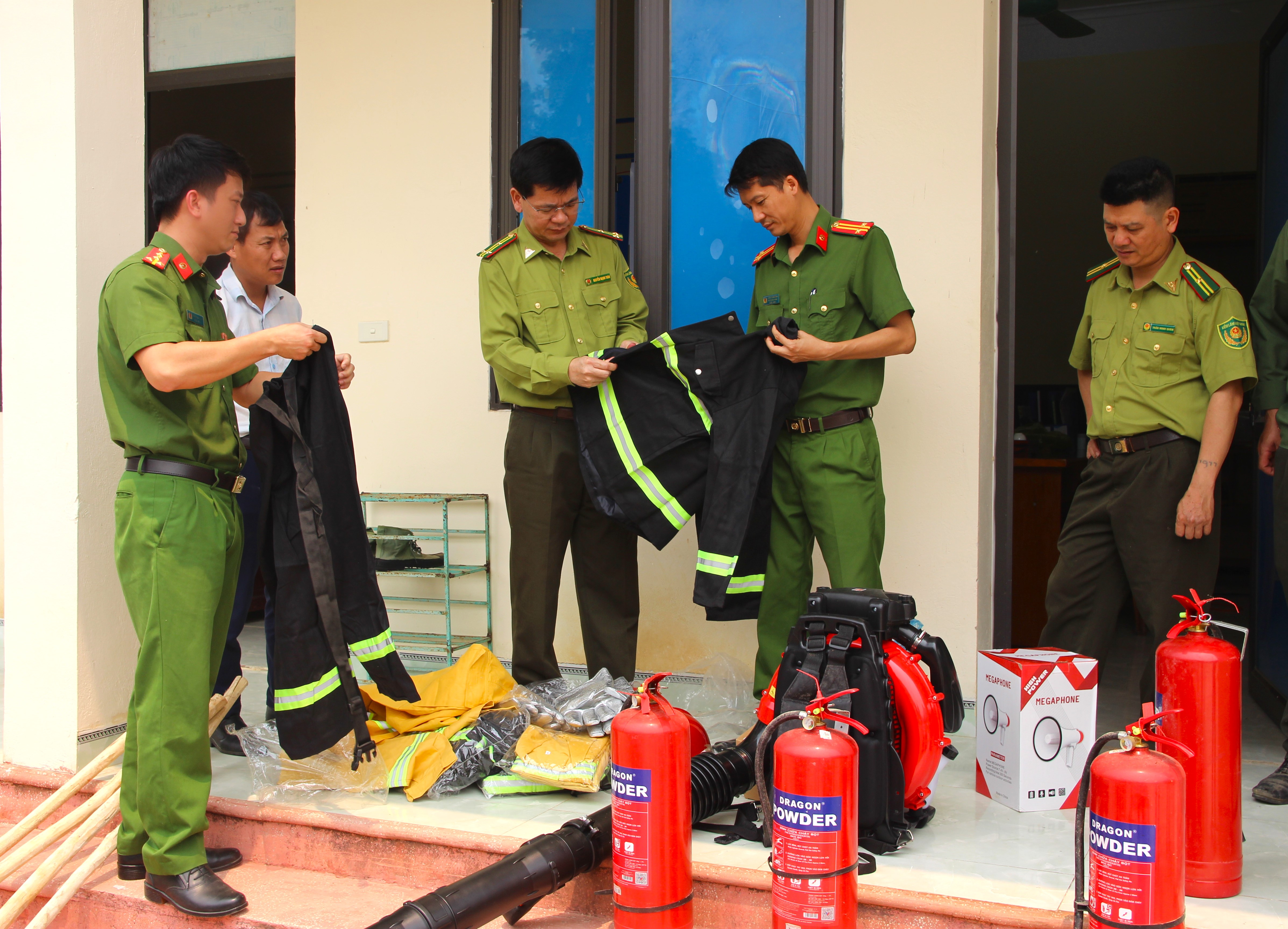 Kiểm tra việc chấp hành quy định phòng cháy, chữa cháy rừng