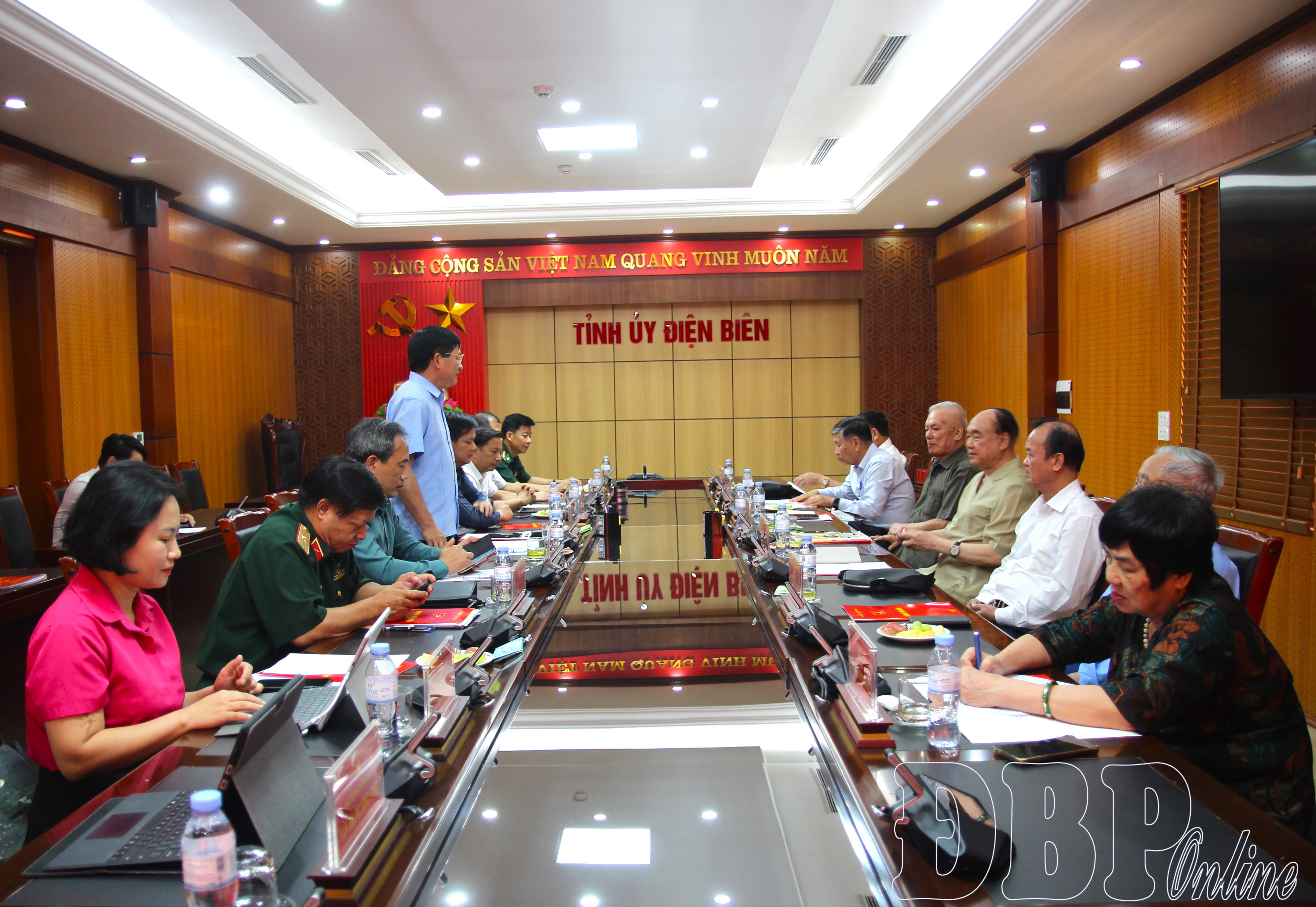 Thường trực Tỉnh ủy làm việc với đoàn Ban Liên lạc Hội cán bộ Lai Châu - Điện Biên