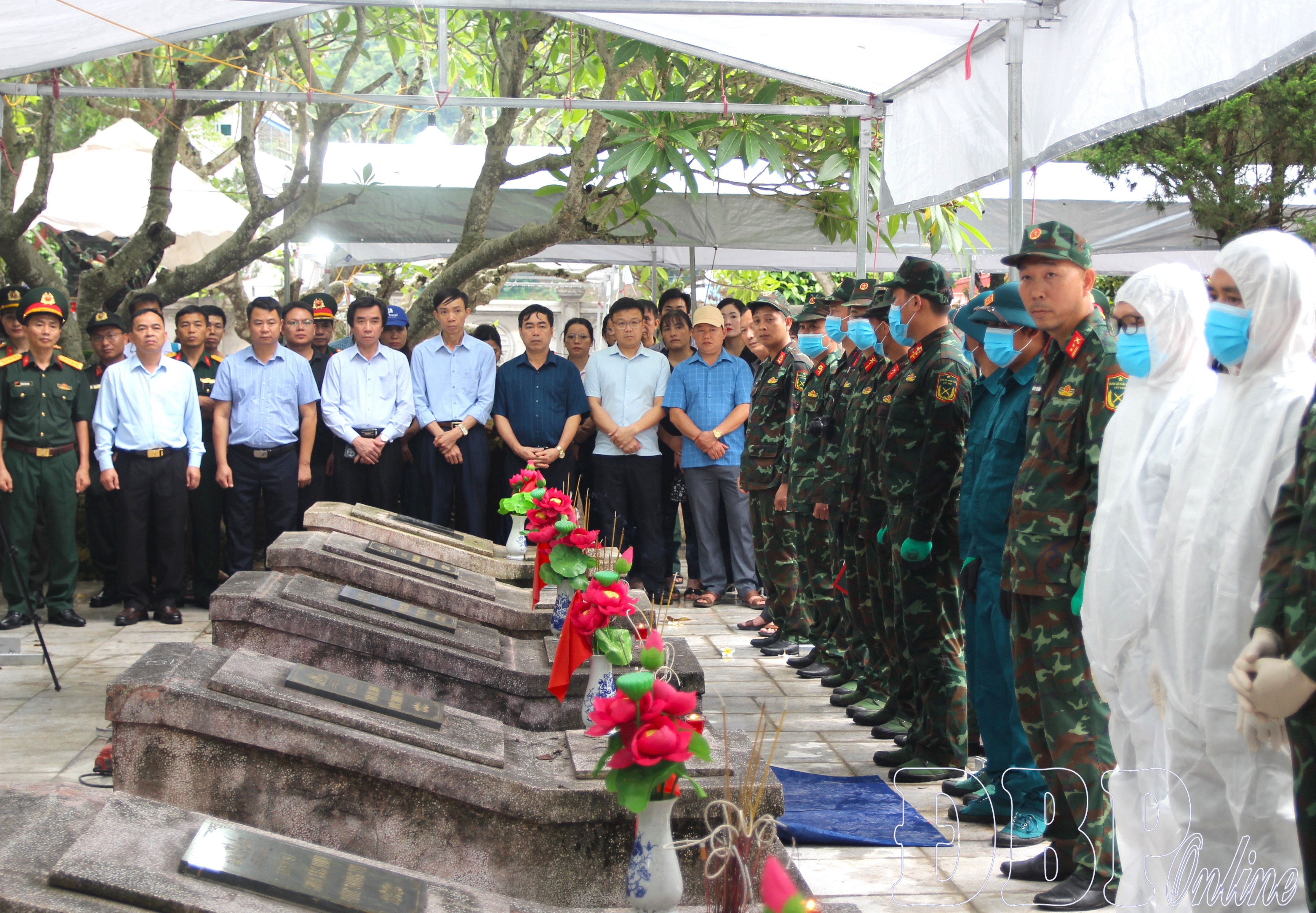 Lấy mẫu, số hóa thông tin hài cốt liệt sĩ tại Nghĩa trang Liệt sĩ xã Tuần Giáo