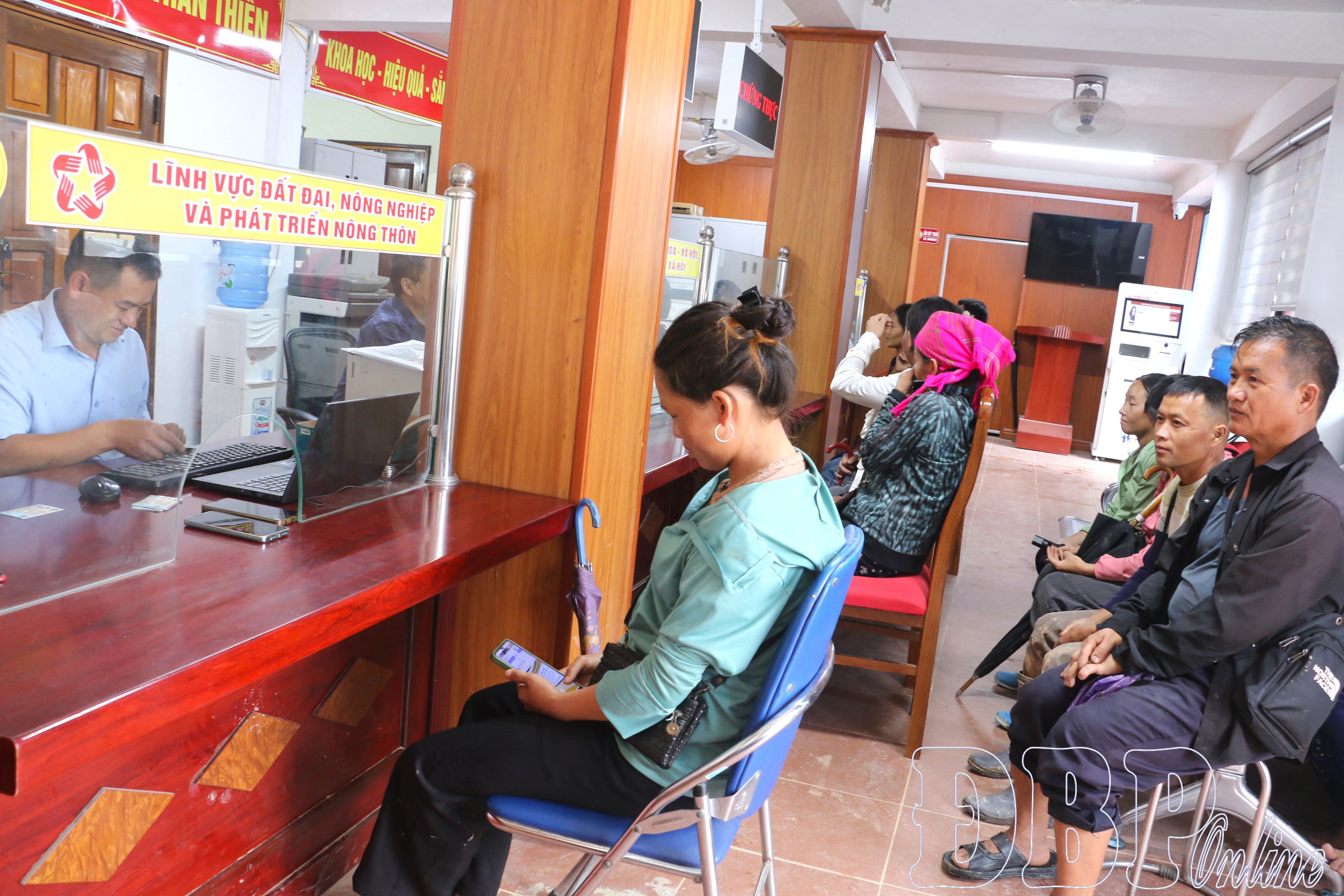 Đưa kỹ năng số đến với người dân Phình Giàng