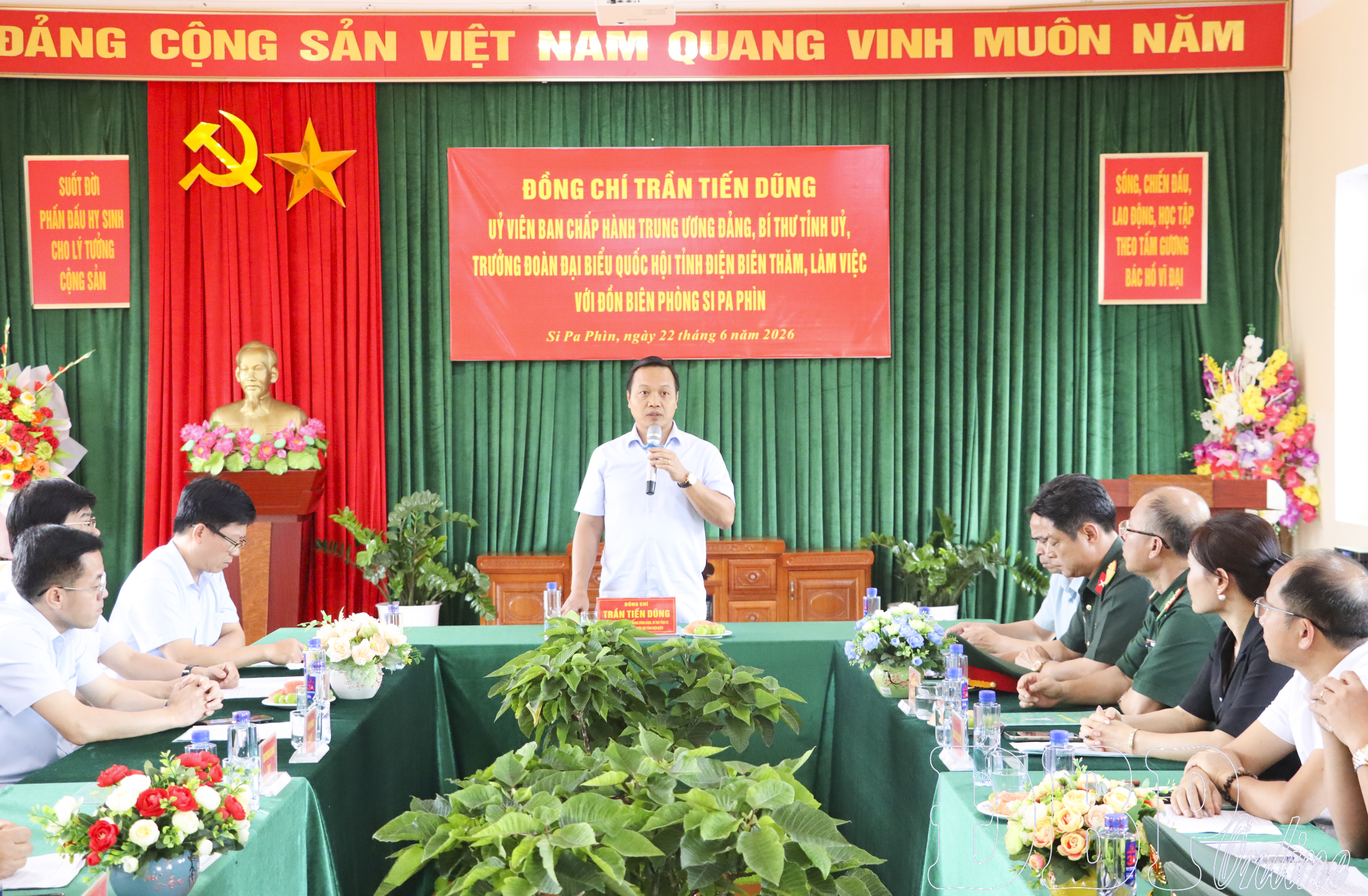Bí thư Tỉnh ủy Trần Tiến Dũng làm việc với Đồn Biên phòng Si Pa Phìn, khảo sát bản du lịch cộng đồng Nà Sự