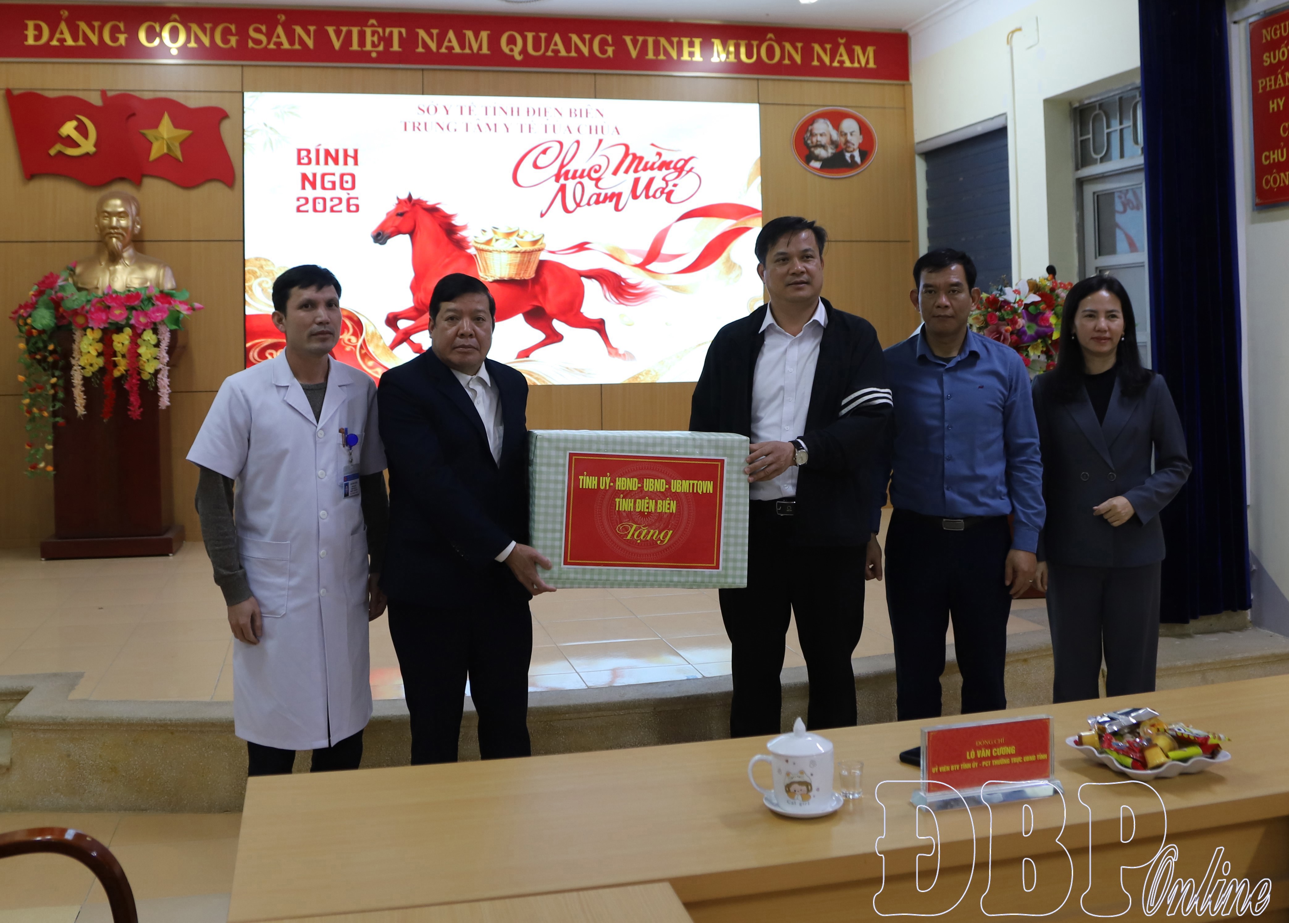 Phó Chủ tịch Thường trực UBND tỉnh Lò Văn Cương thăm, chúc Tết  tại Tủa Chùa, Sính Phình