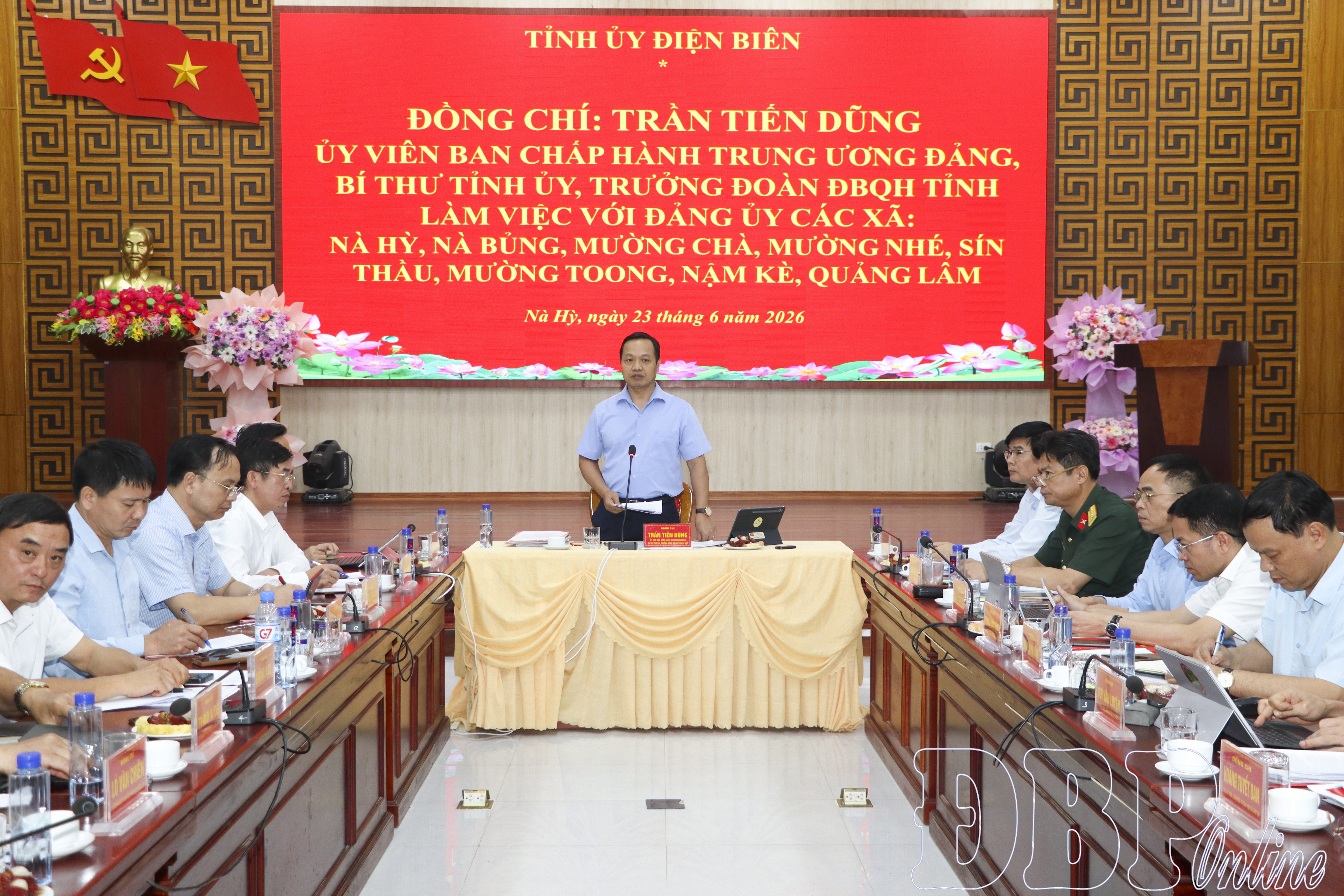 Bí thư Tỉnh ủy Trần Tiến Dũng làm việc với Đảng ủy các xã