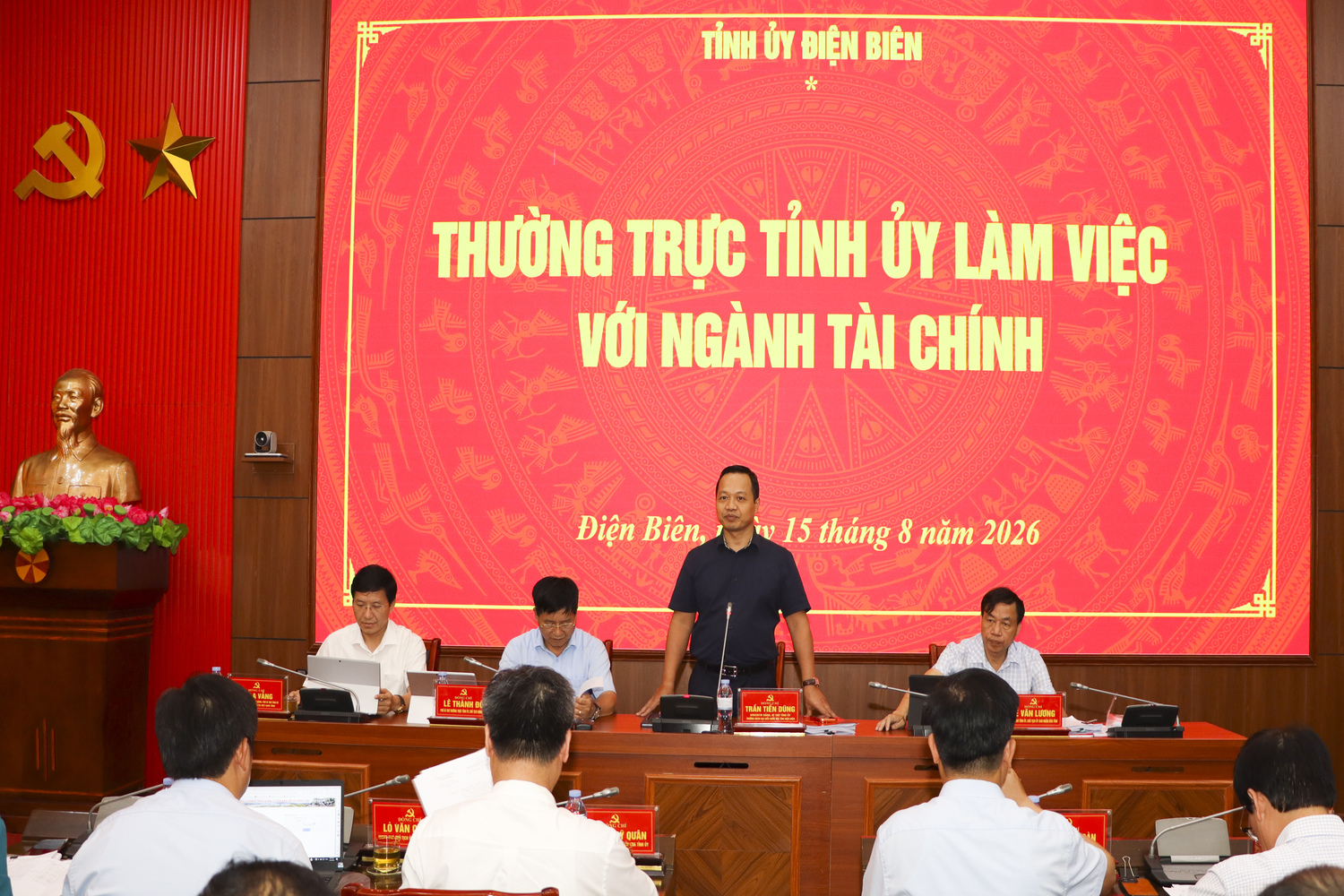 Thường trực Tỉnh ủy làm việc với ngành Tài chính