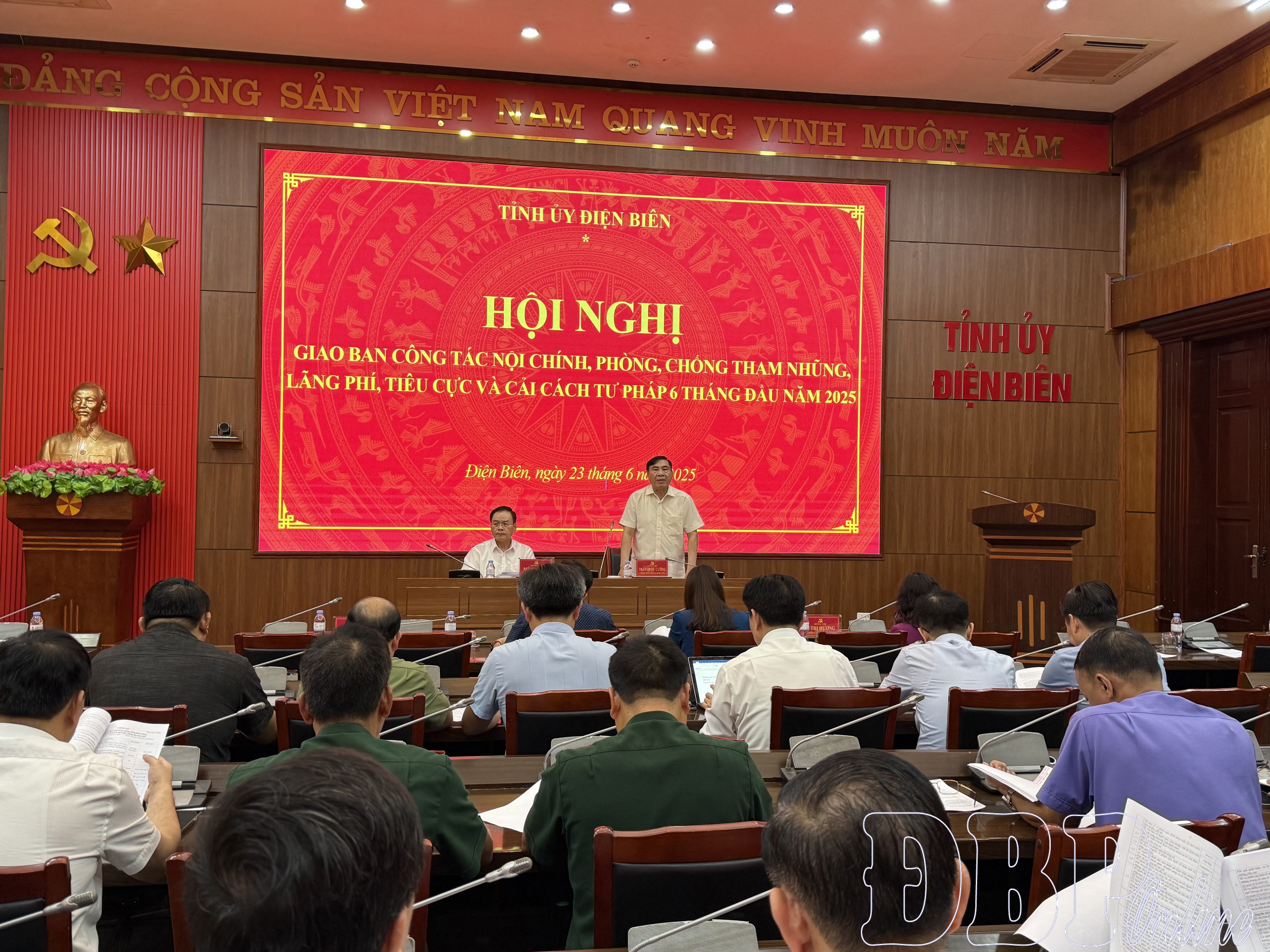 Giao ban công tác nội chính, phòng chống tham nhũng tiêu cực và cải cách tư pháp