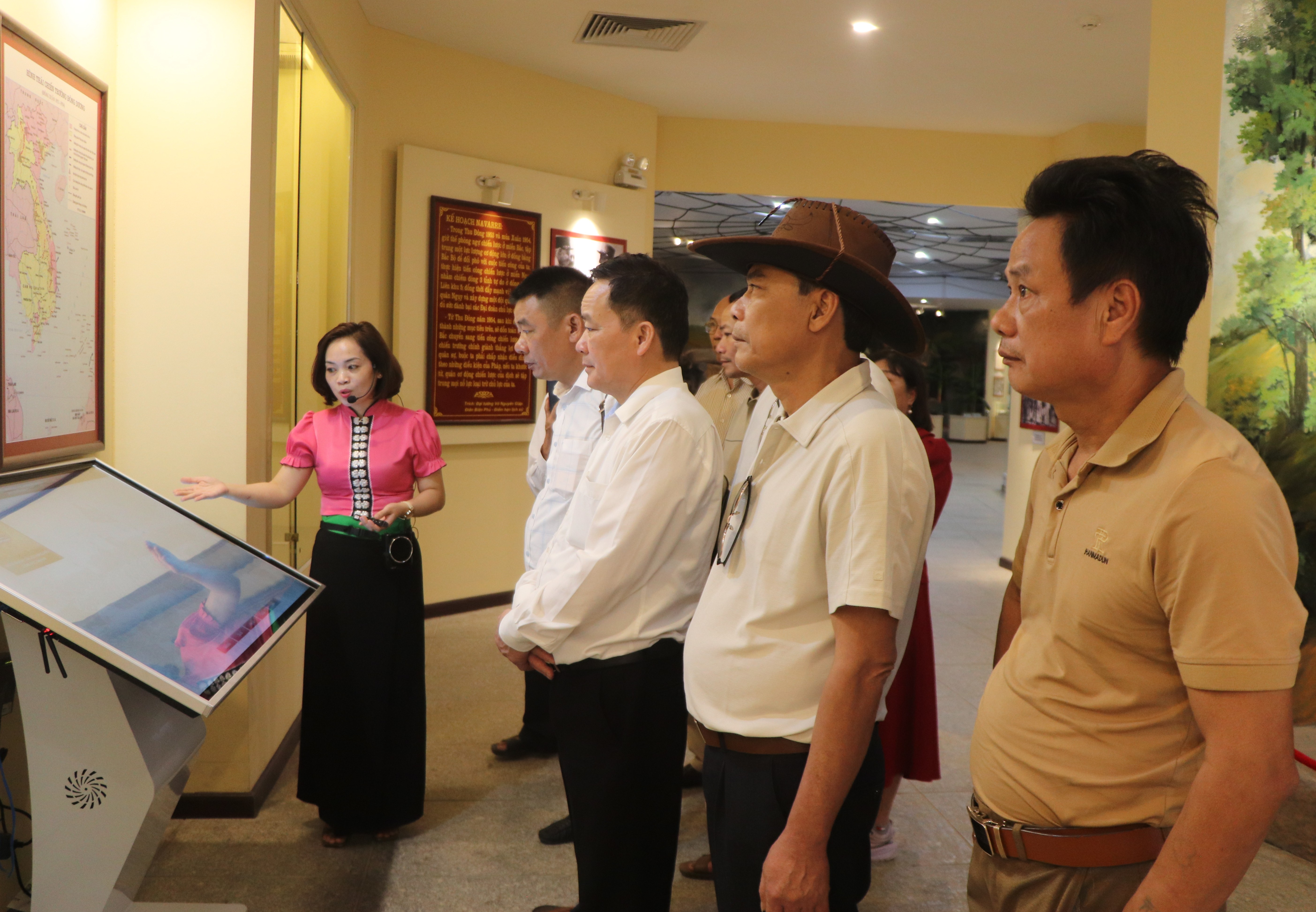 Hướng dẫn viên du lịch thời 4.0: Làm mới trải nghiệm, dẫn lối du khách