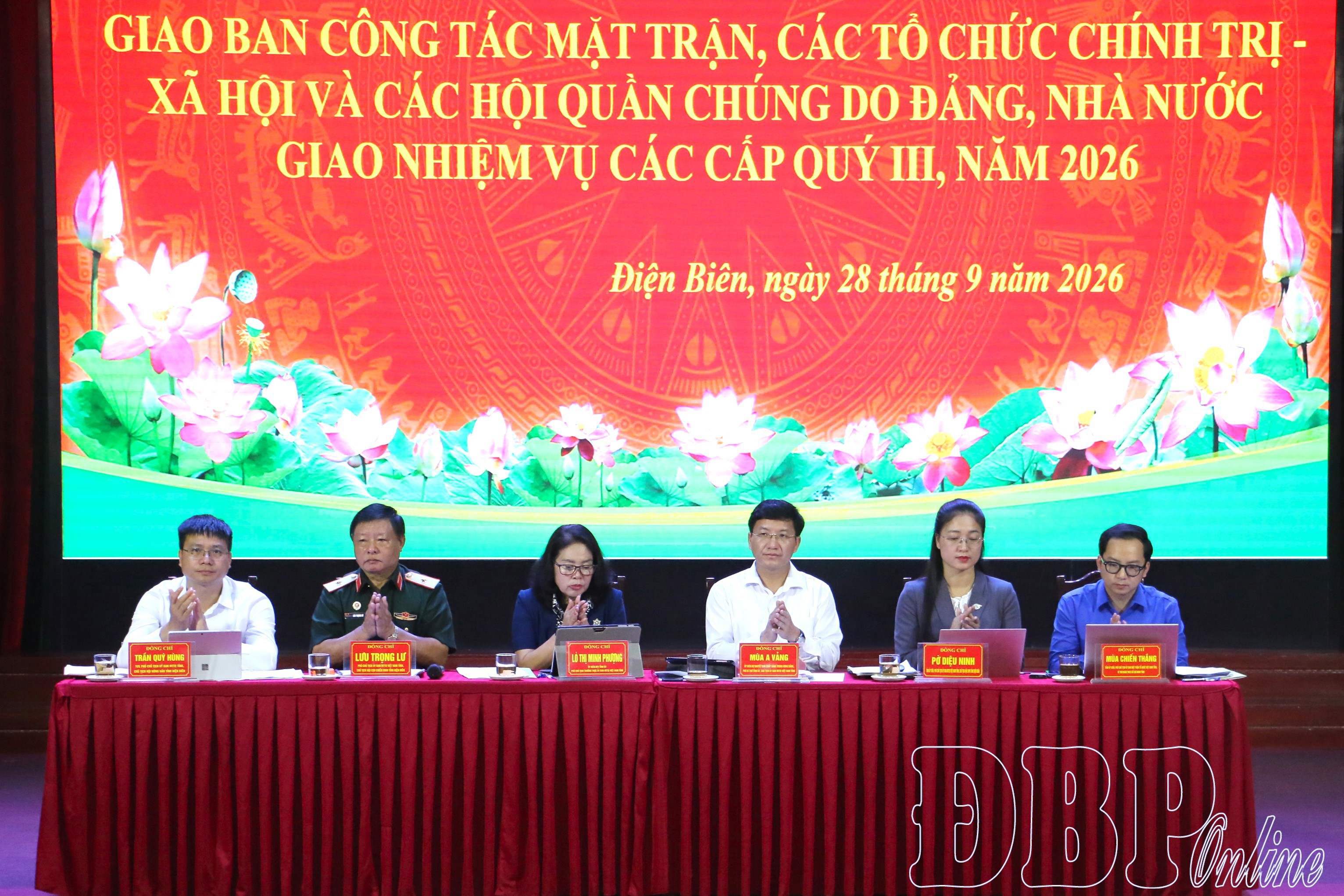 Giao ban công tác Mặt trận và các đoàn thể quý III