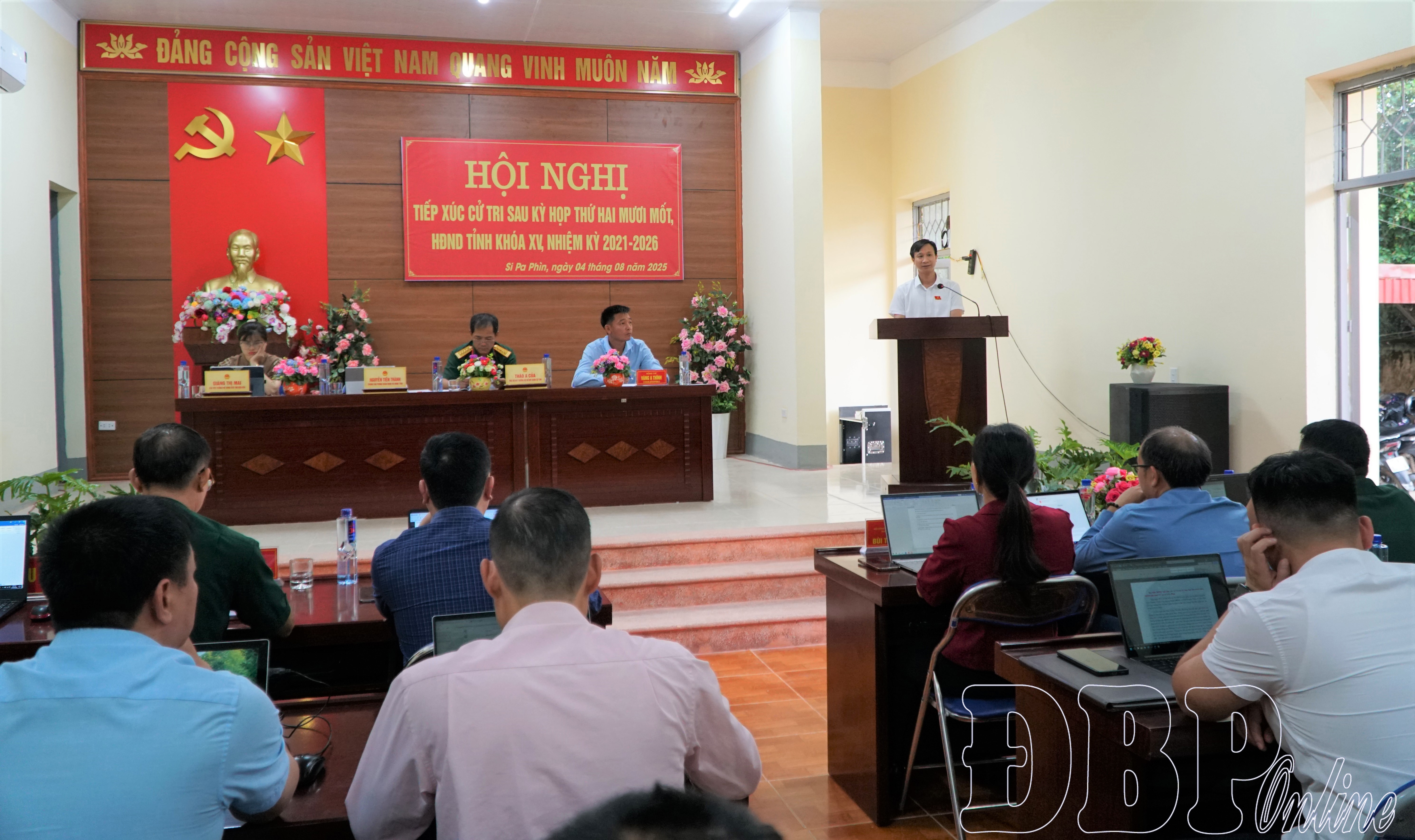 Đại biểu HĐND tỉnh tiếp xúc cử tri xã Si Pa Phìn