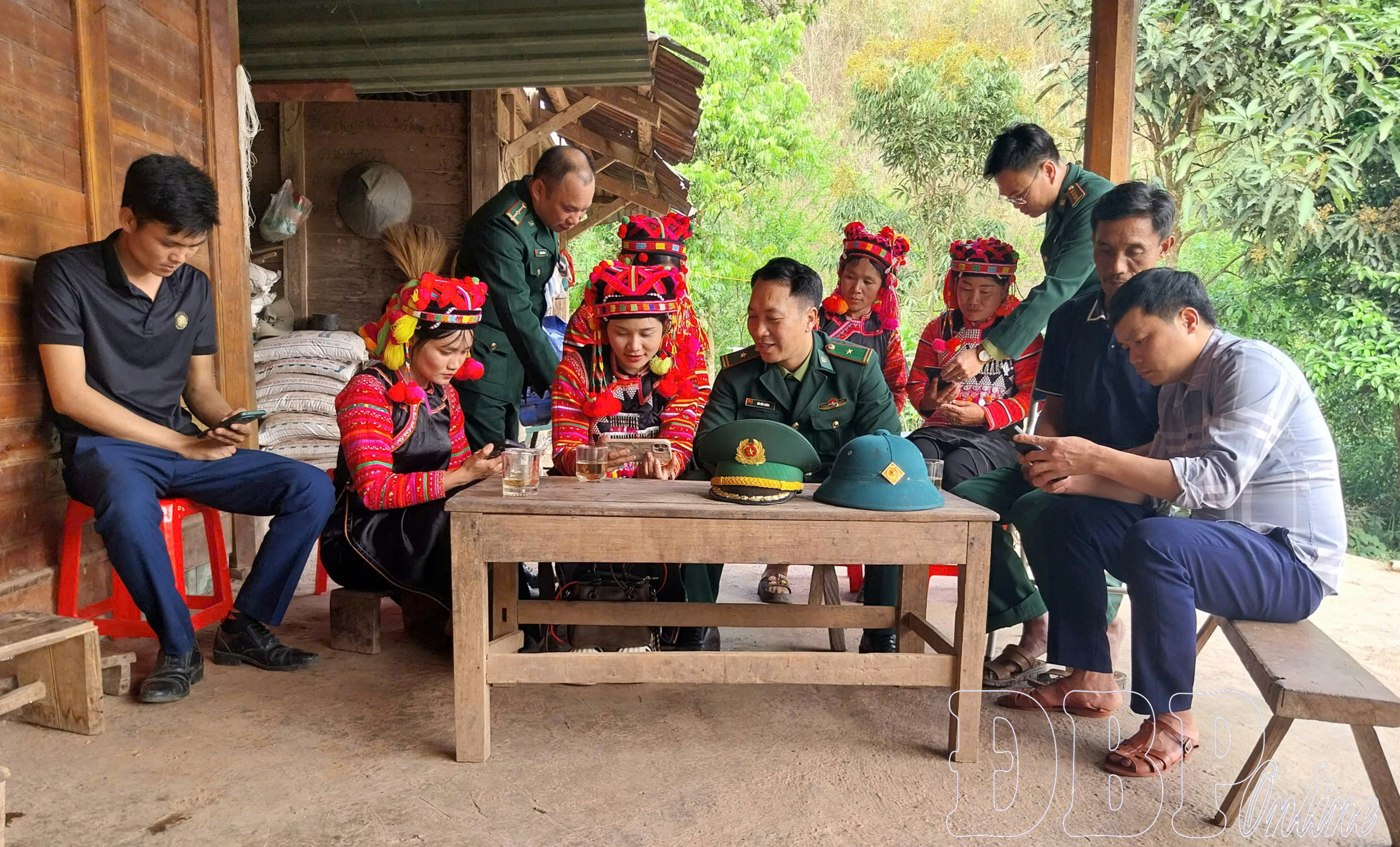 “Số hóa” đưa pháp luật đến với người dân 