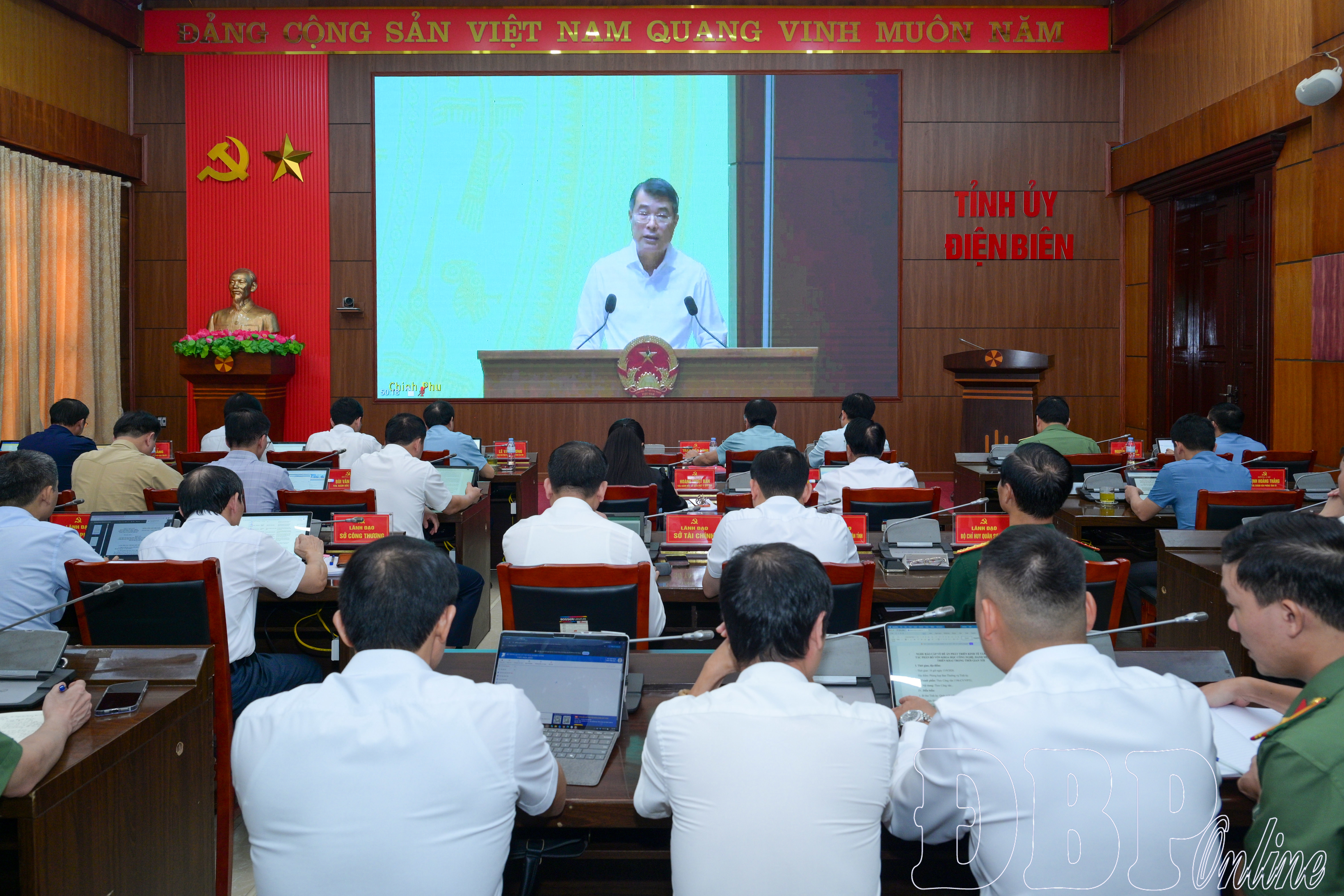 Tháo gỡ điểm nghẽn, thúc đẩy khoa học, công nghệ và chuyển đổi số