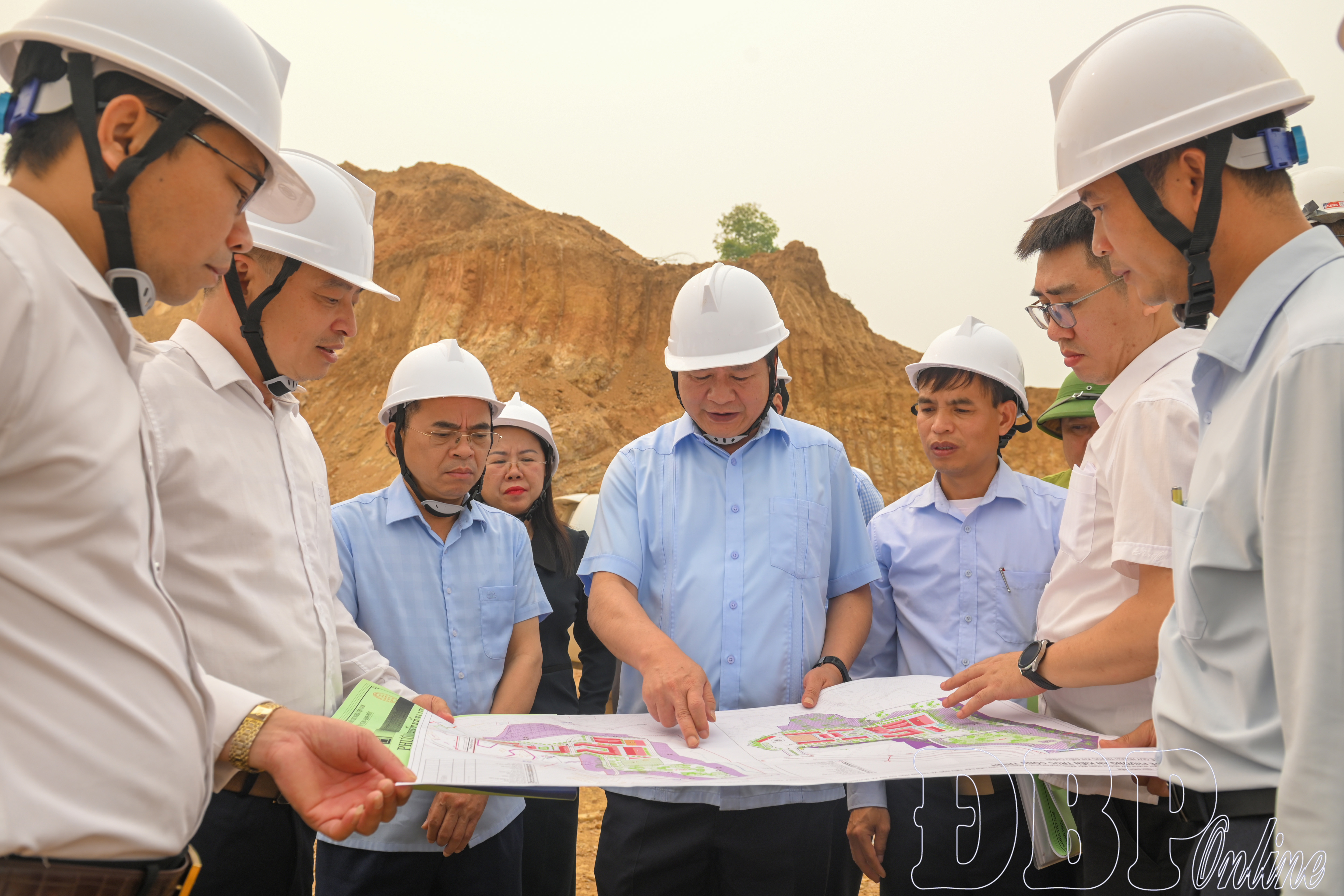 Tập trung tháo gỡ khó khăn, đẩy nhanh tiến độ dự án trường liên cấp 