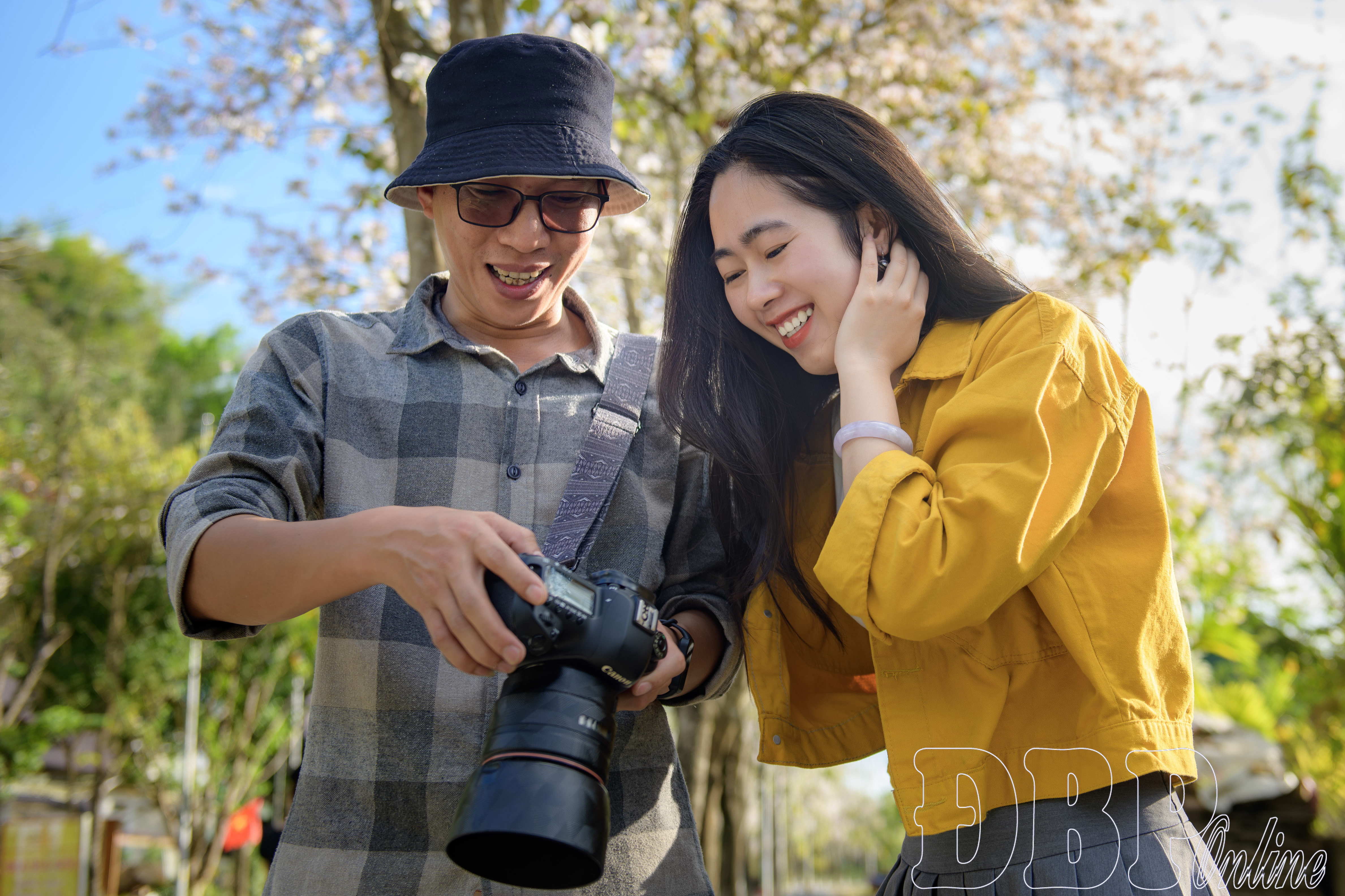 Thợ ảnh mùa hoa ban