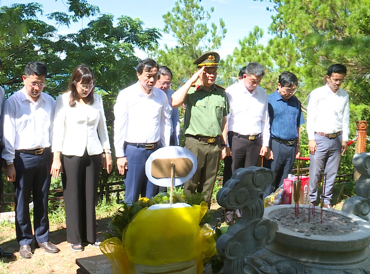Đoàn công tác tỉnh Điện Biên dâng hương tri ân Đại tướng Võ Nguyên Giáp