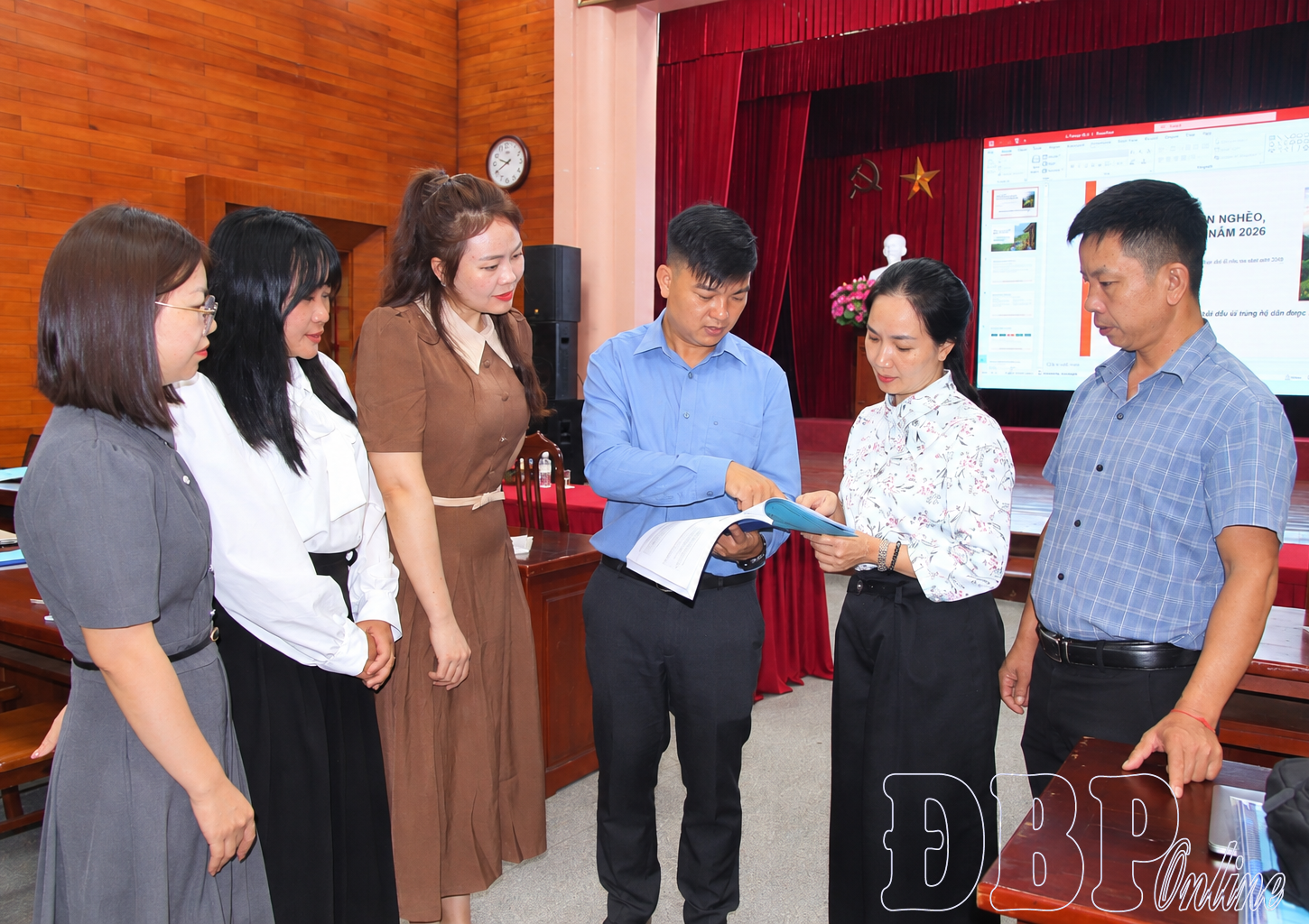 Nâng cao năng lực cán bộ làm công tác rà soát hộ nghèo