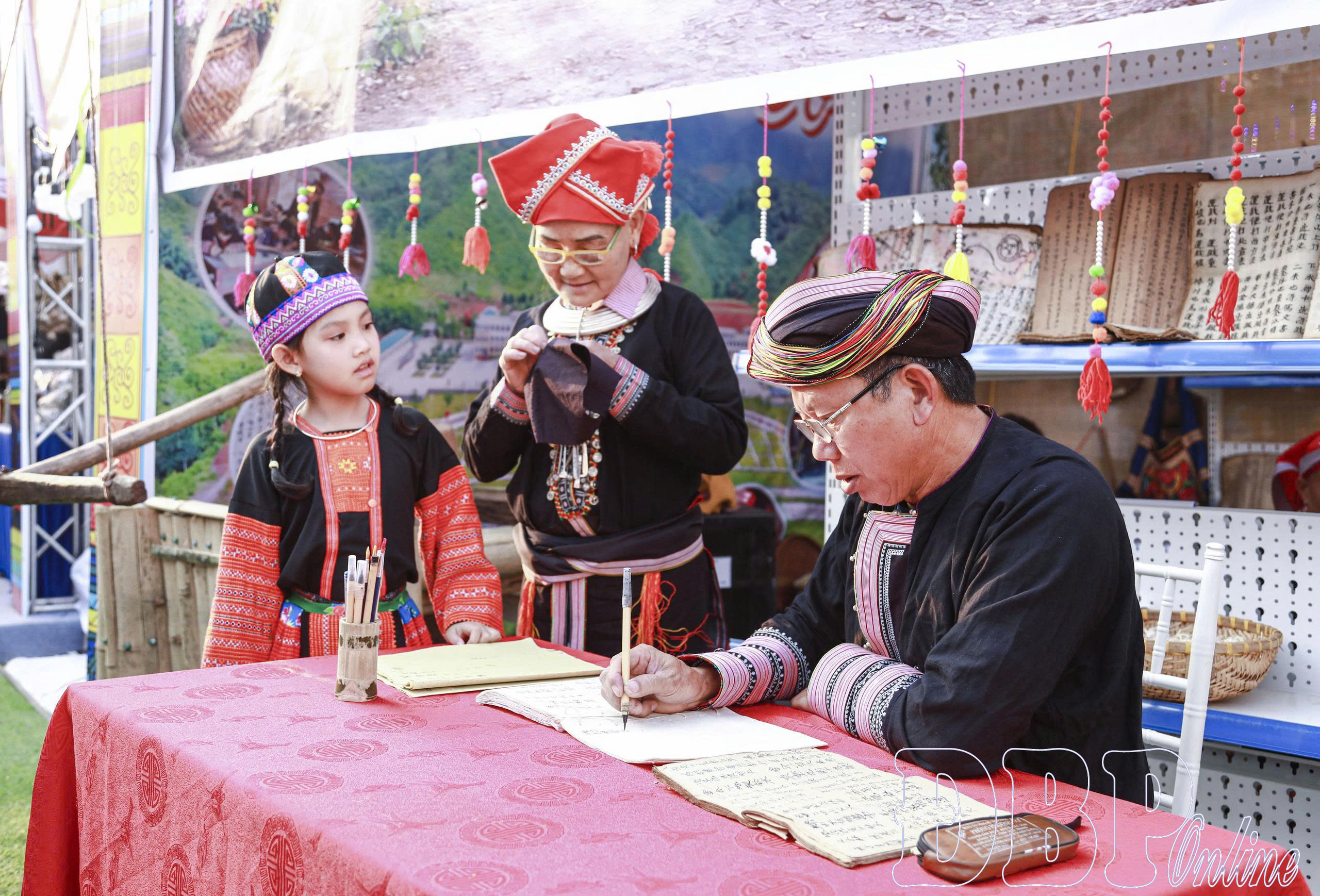 Nâng tầm con người Điện Biên từ văn hóa