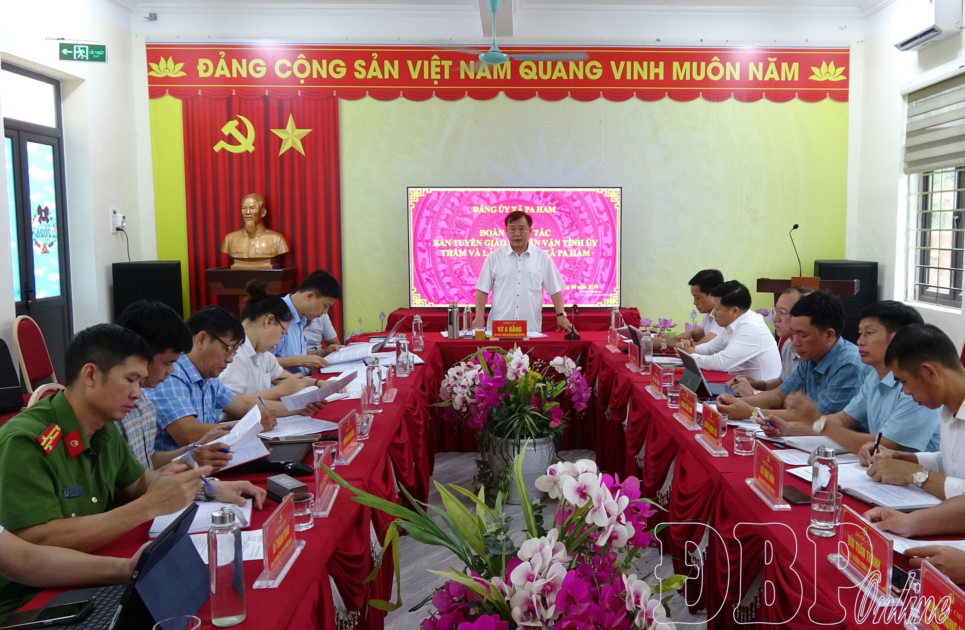 Trưởng ban Tuyên giáo và Dân vận Tỉnh ủy làm việc với xã Nậm Nèn, Pa Ham