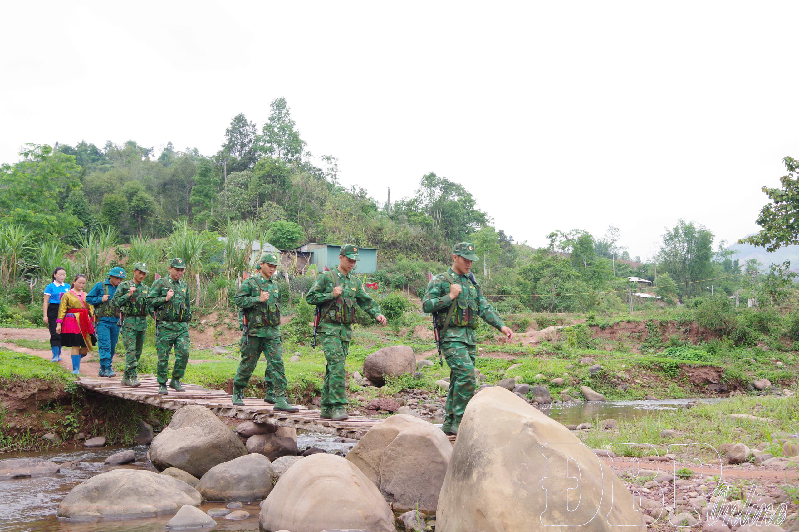 Biên cương vững từ lòng dân