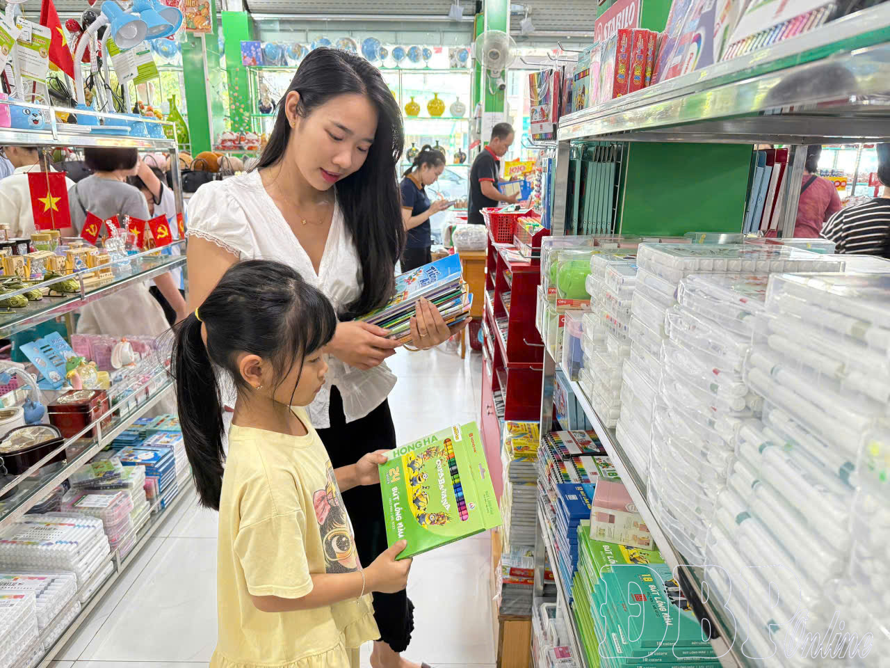 Sôi động thị trường đồ dùng học tập trước thềm năm học mới