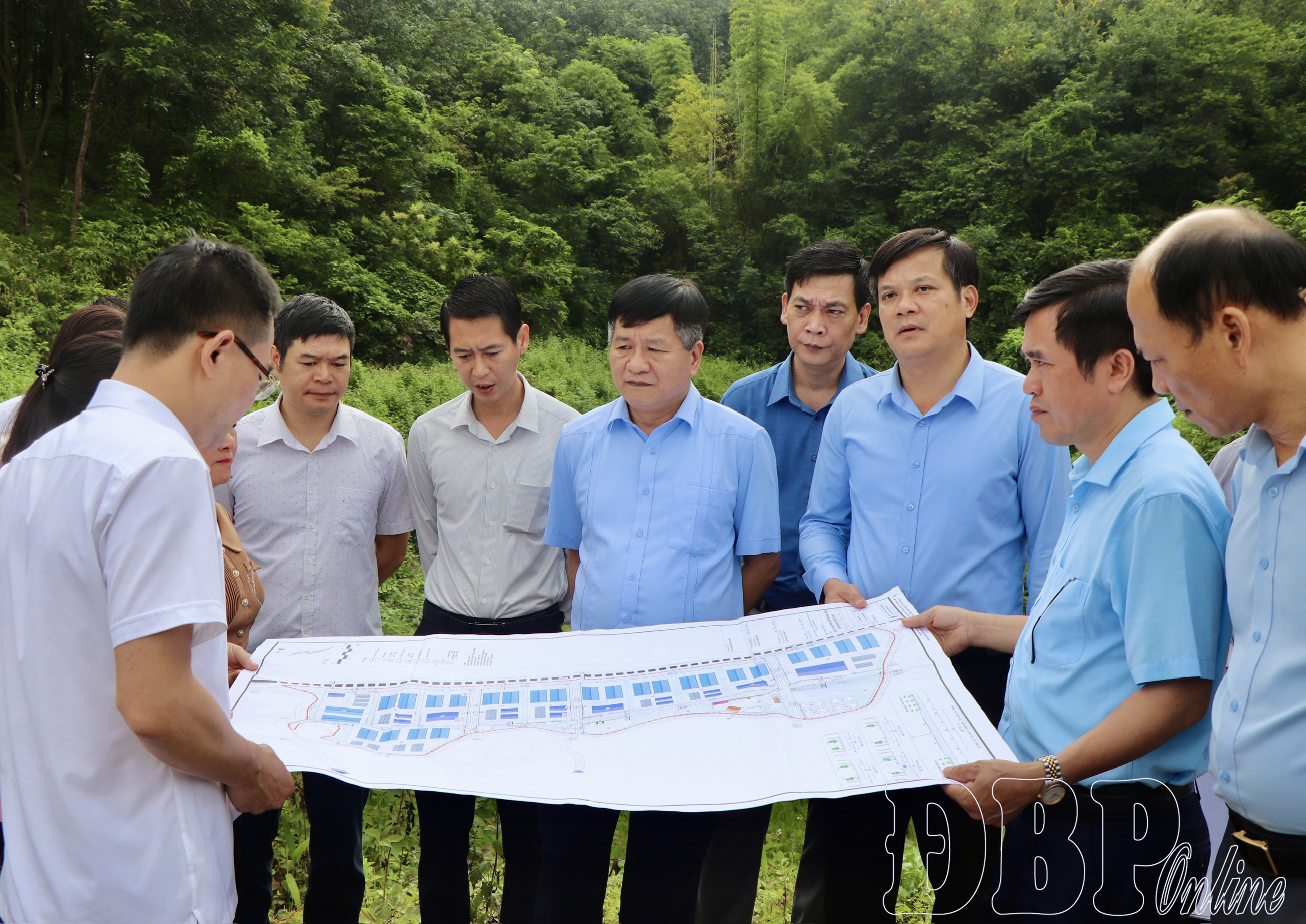 Phó Bí thư Thường trực Tỉnh ủy Lê Thành Đô kiểm tra thực địa quy hoạch khu, cụm công nghiệp