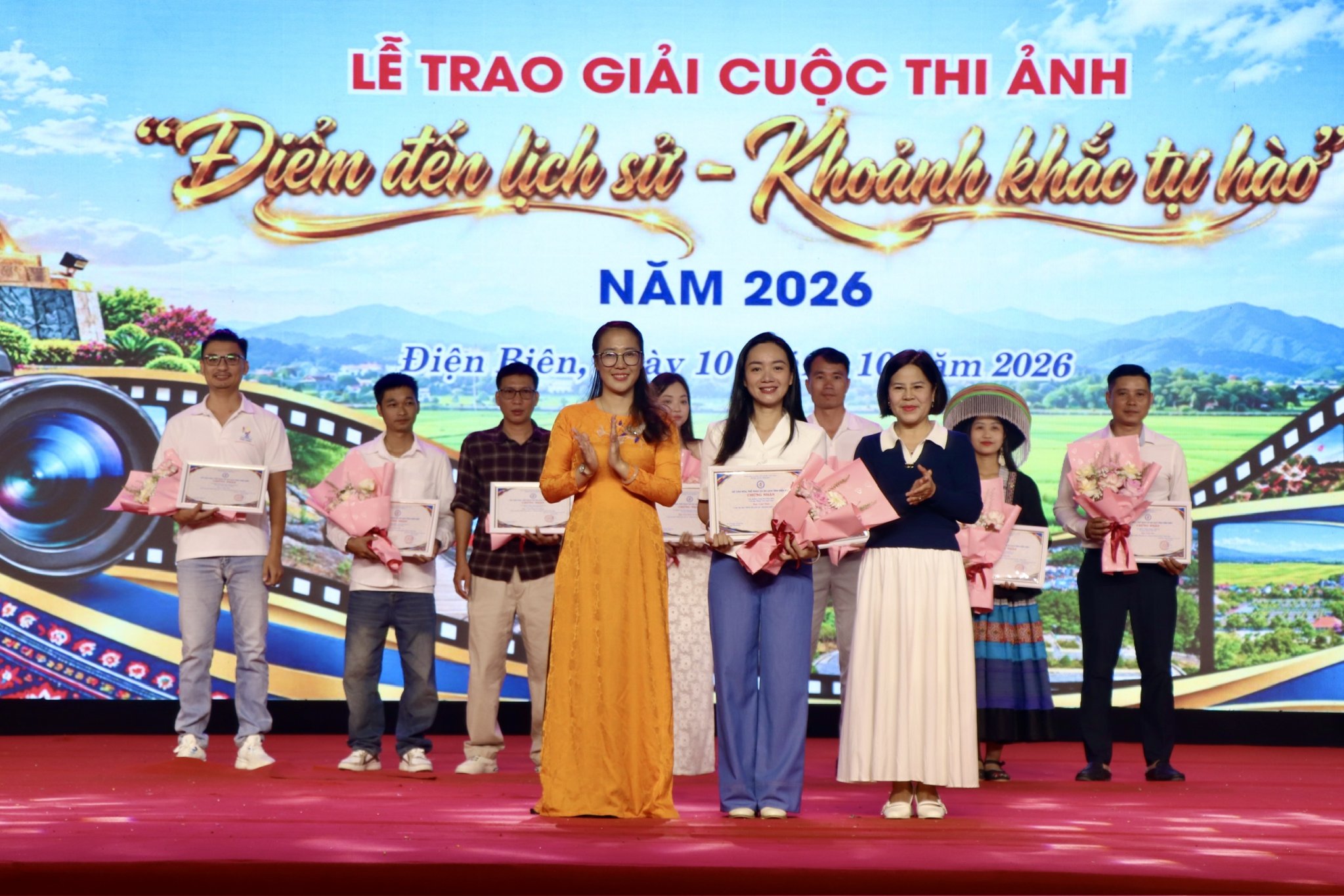 Trao 22 giải Cuộc thi ảnh “Điểm đến lịch sử - Khoảnh khắc tự hào”