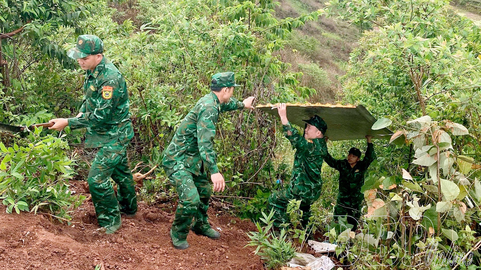 Mưa lốc gây thiệt hại nhà ở của người dân xã Mường Nhé và Quảng Lâm