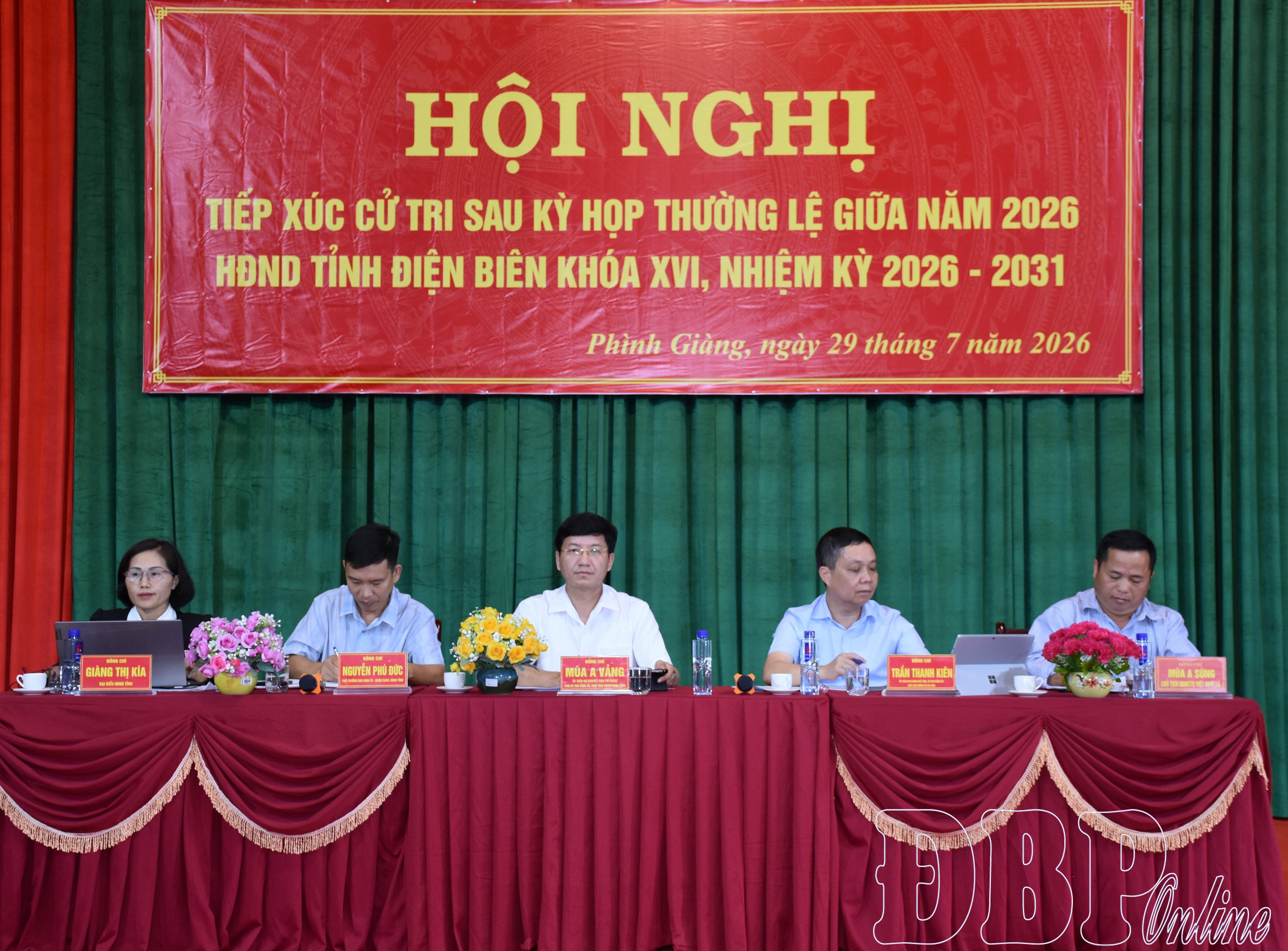 Phó Bí thư Tỉnh ủy Mùa A Vảng tiếp xúc cử tri xã Phình Giàng