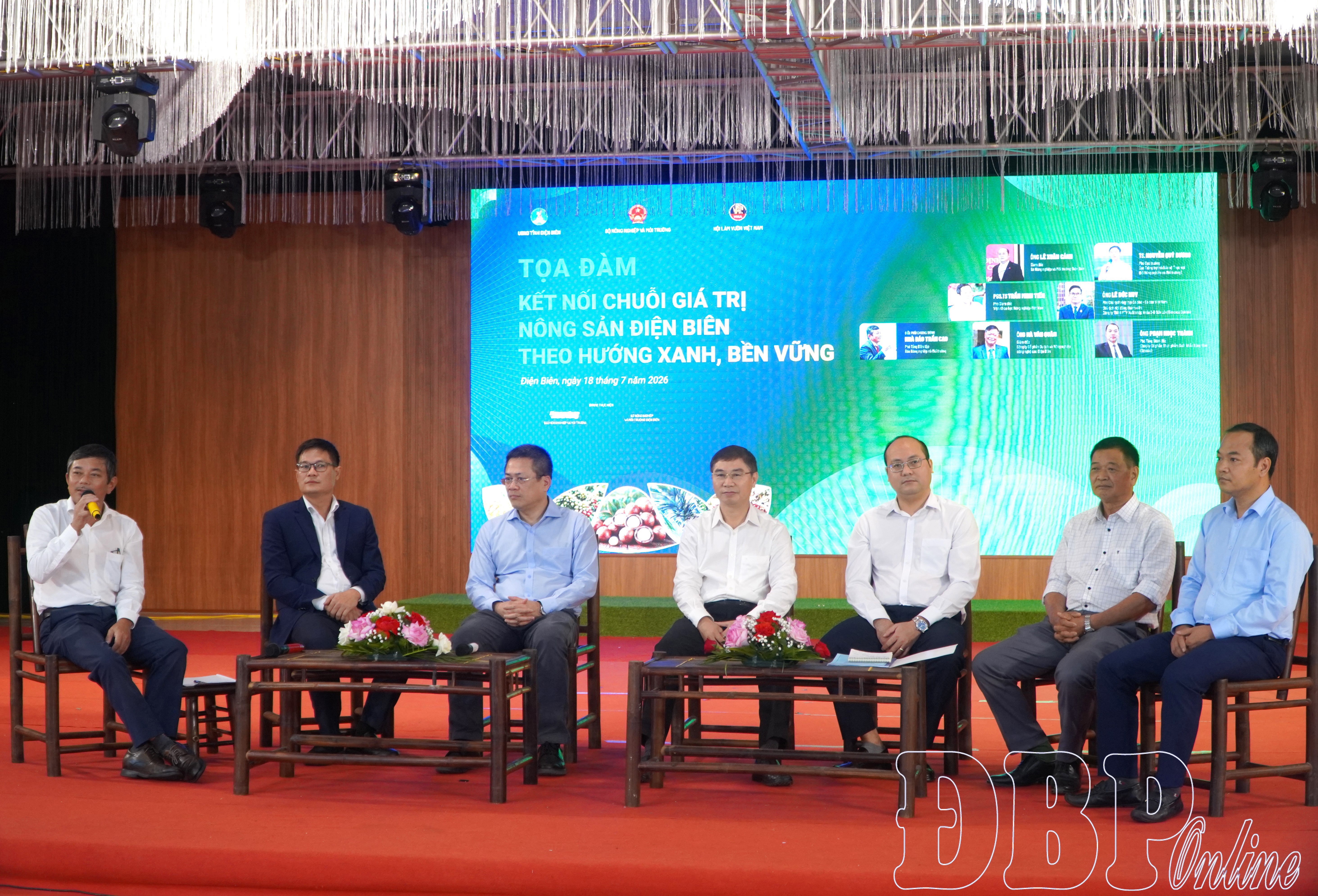 Diễn đàn Phát triển nông nghiệp bền vững gắn với chuyển đổi xanh