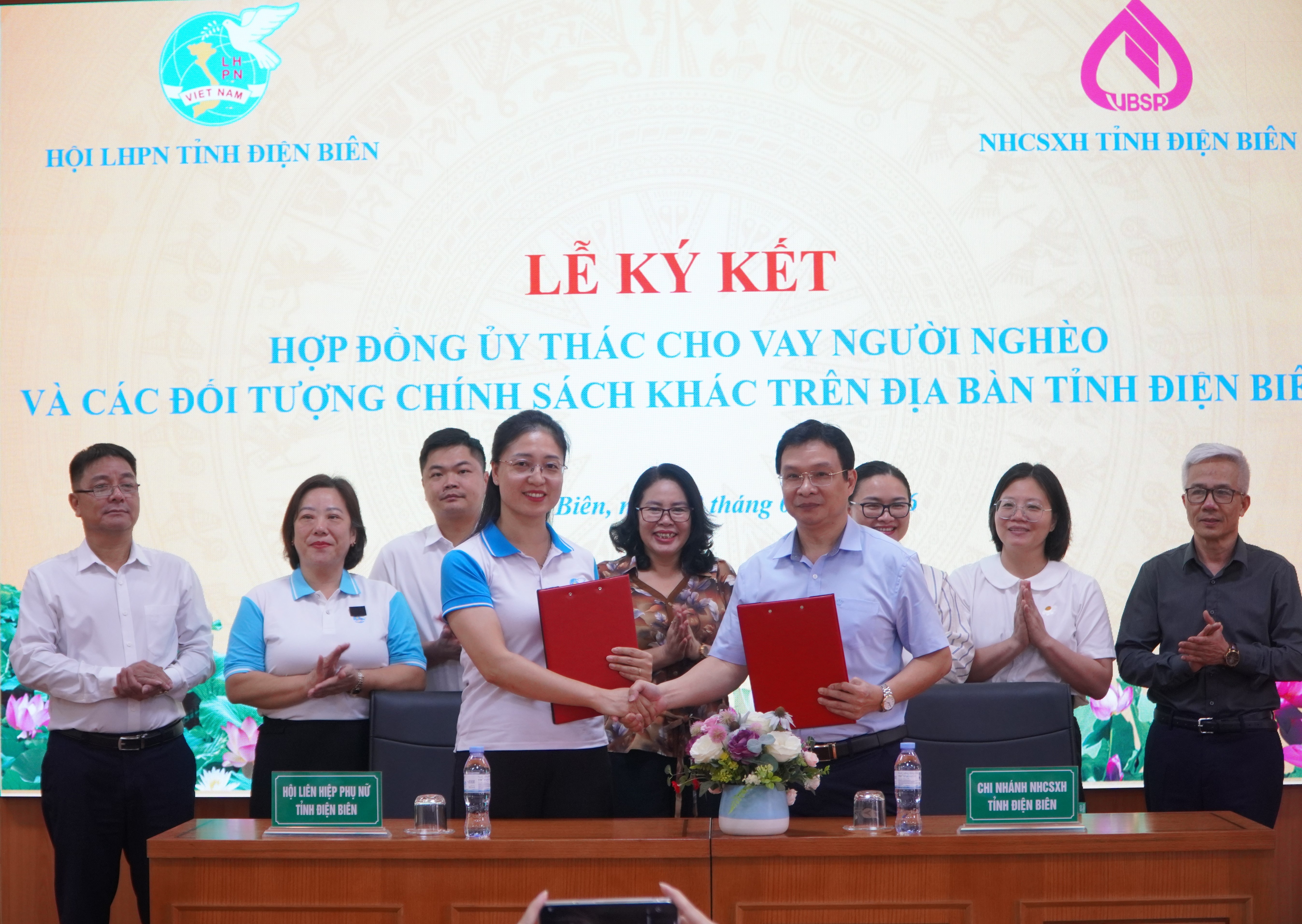Ký kết Hợp đồng ủy thác cho vay người nghèo và các đối tượng chính sách khác