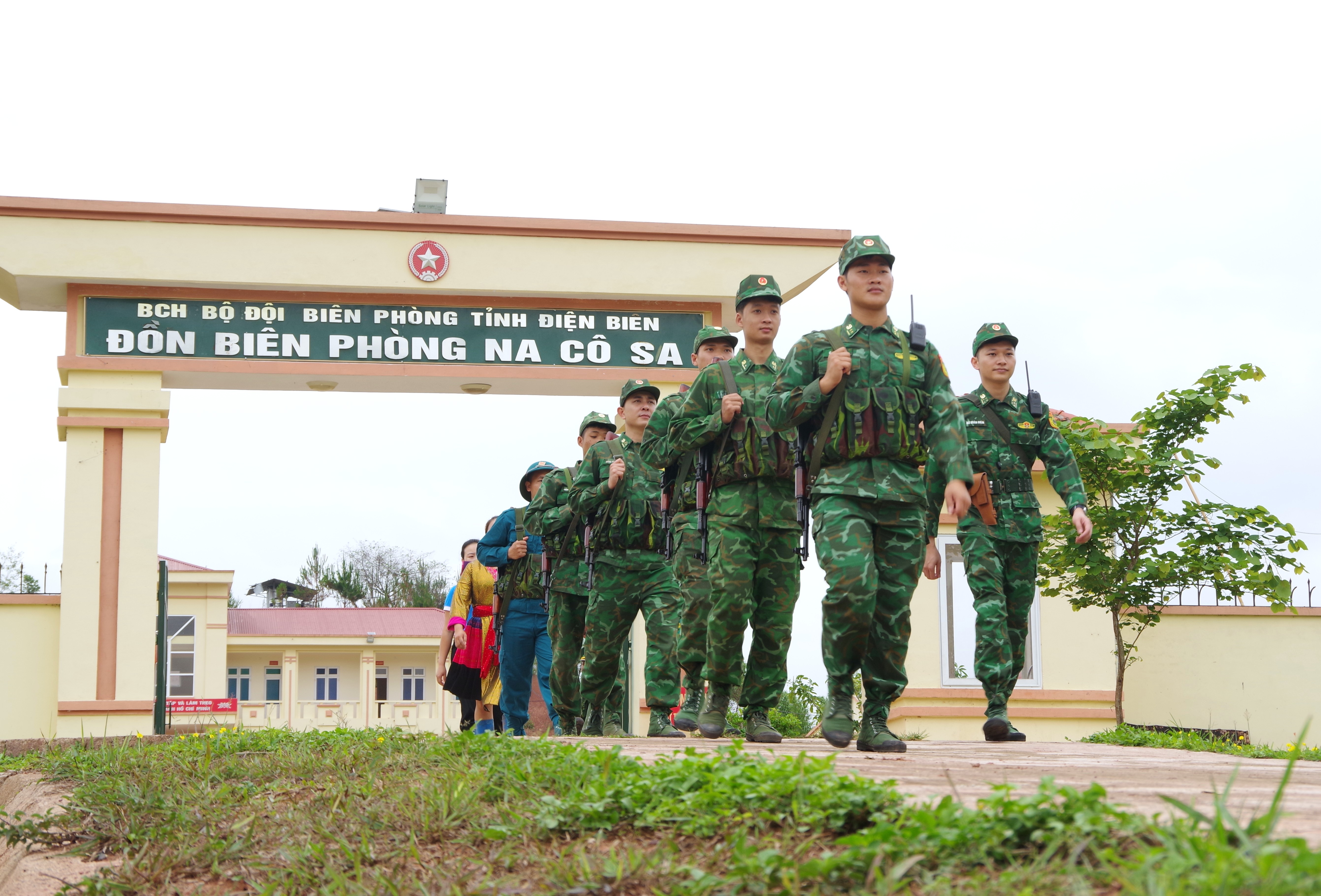 Vững vàng biên cương