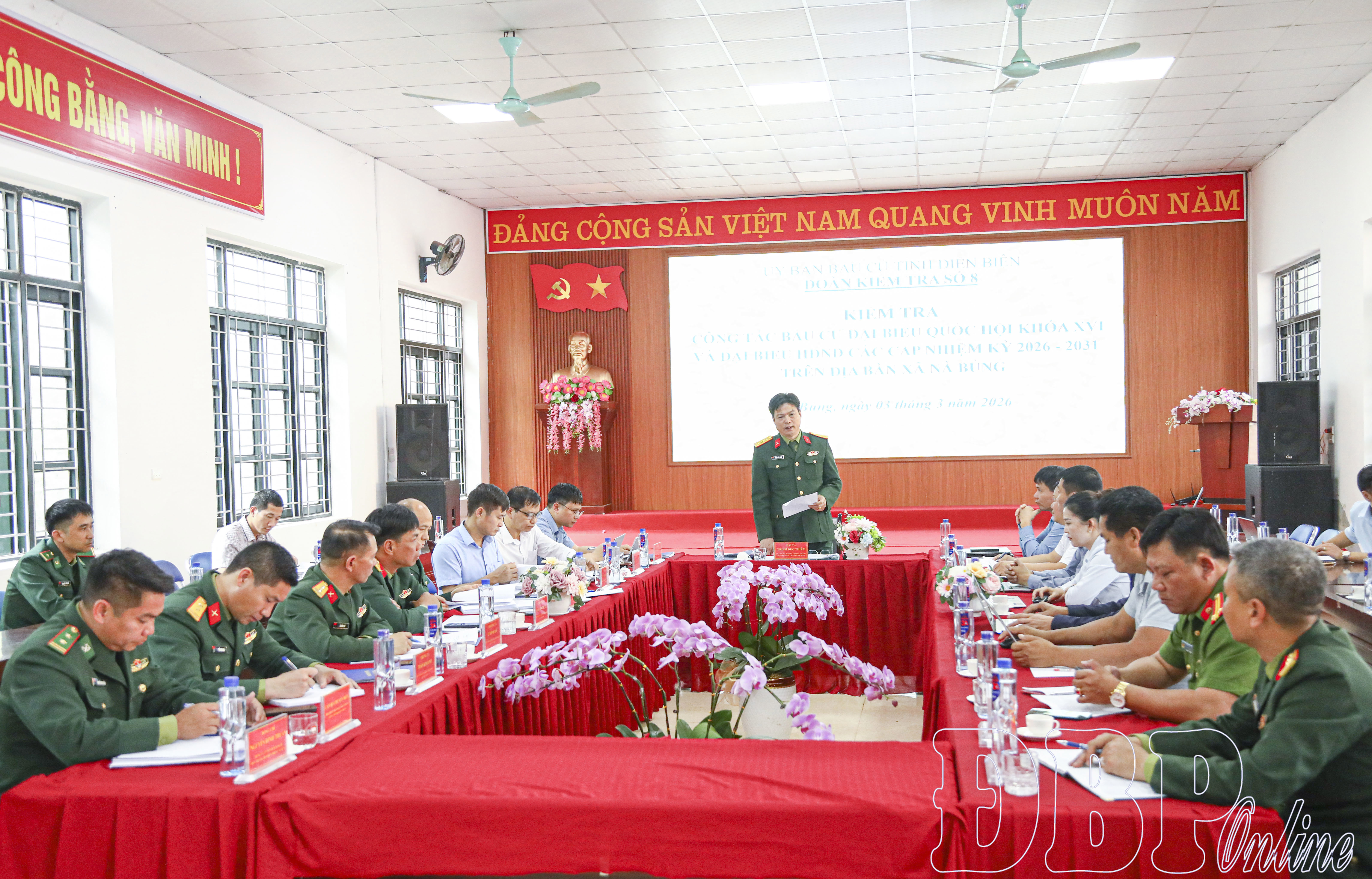 Đoàn kiểm tra số 8 của Ủy ban Bầu cử tỉnh kiểm tra công tác bầu cử tại xã Nà Bủng