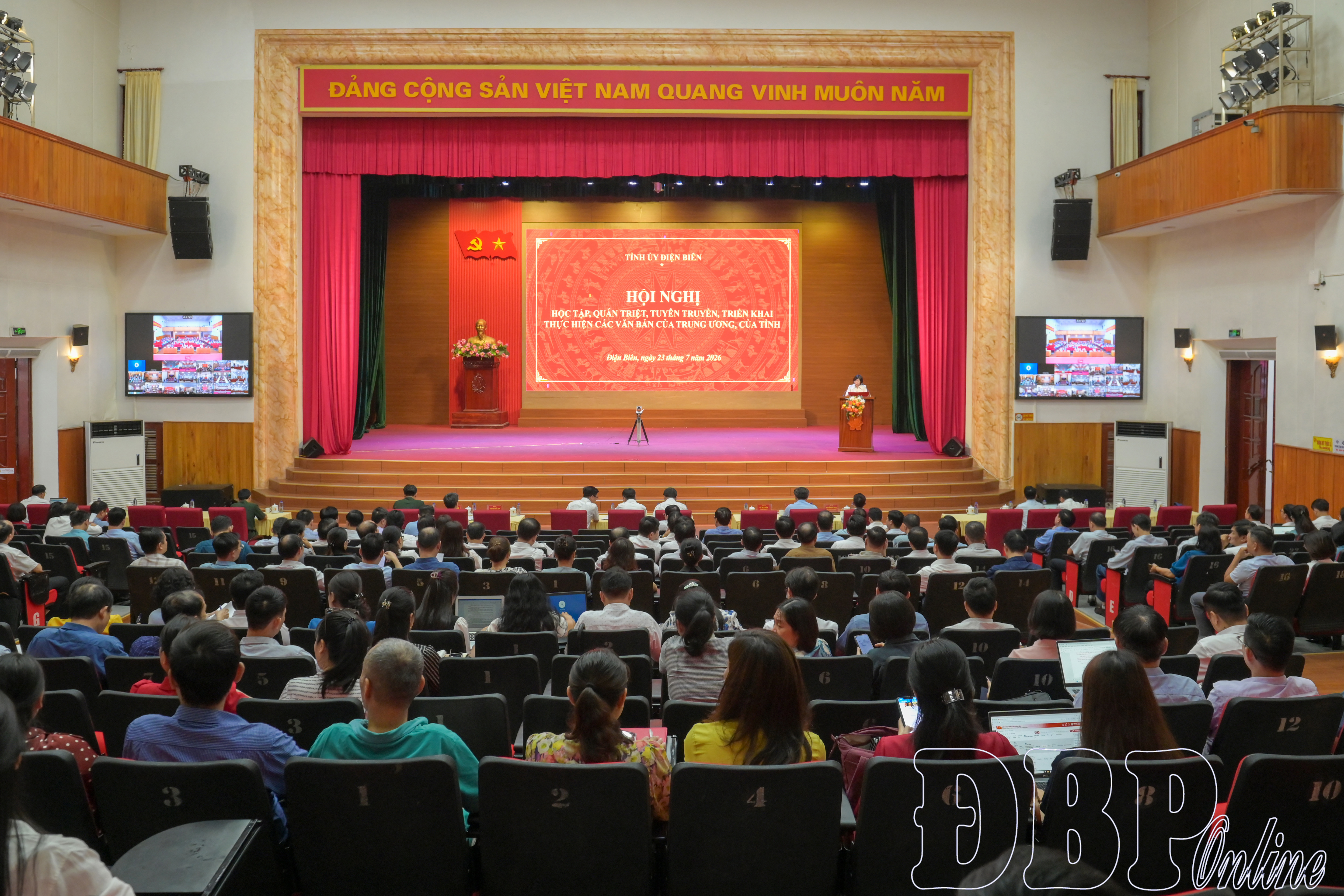 Học tập, quán triệt, tuyên truyền và triển khai thực hiện các văn bản mới của Trung ương, của tỉnh