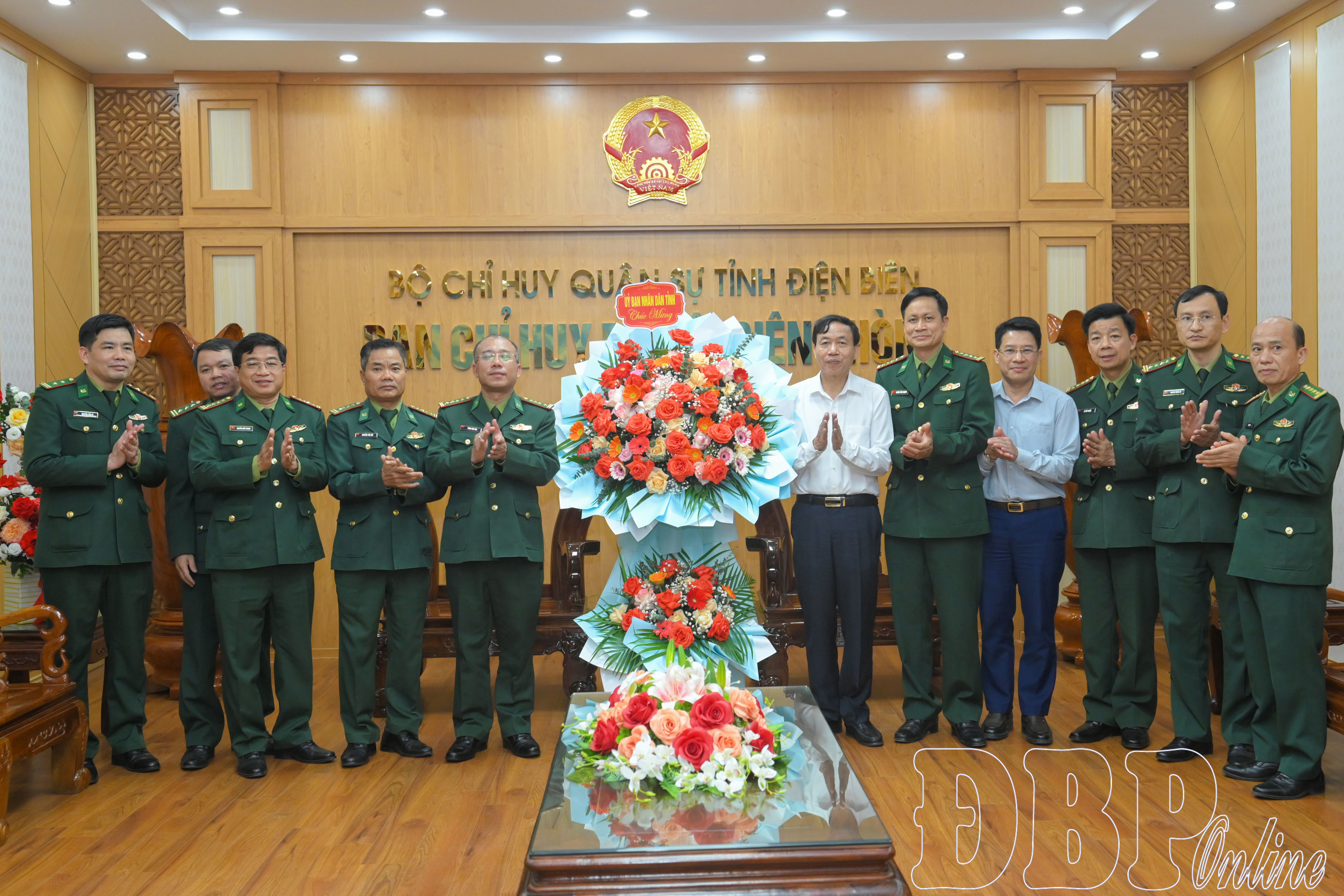 Chủ tịch UBND tỉnh Lê Văn Lương chúc mừng lực lượng Bộ đội Biên phòng nhân ngày truyền thống