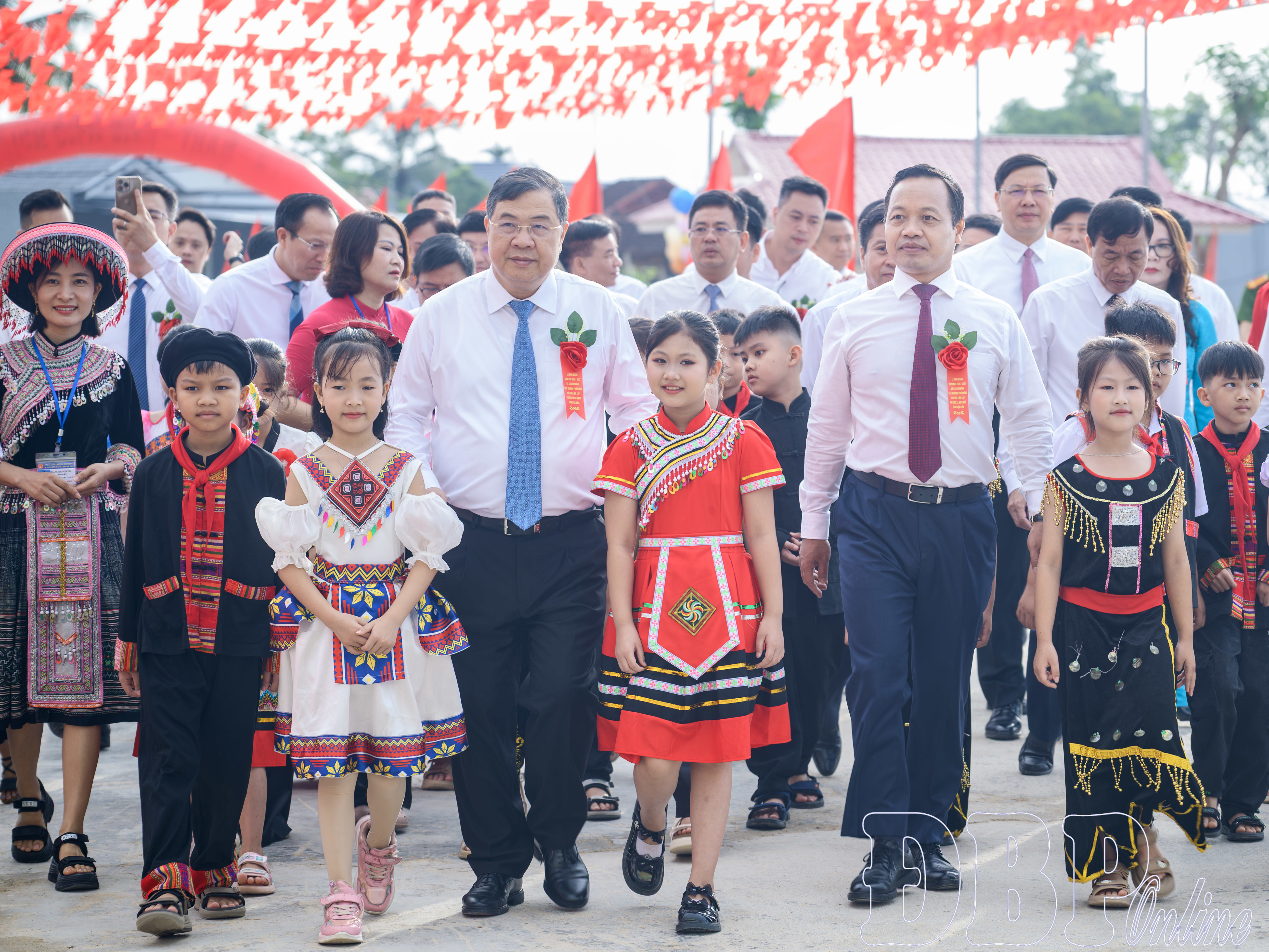 Phó Thủ tướng Thường trực Chính phủ Phạm Gia Túc dự Lễ khai giảng, khánh thành Trường PTNT Tiểu học và THCS Thanh Nưa