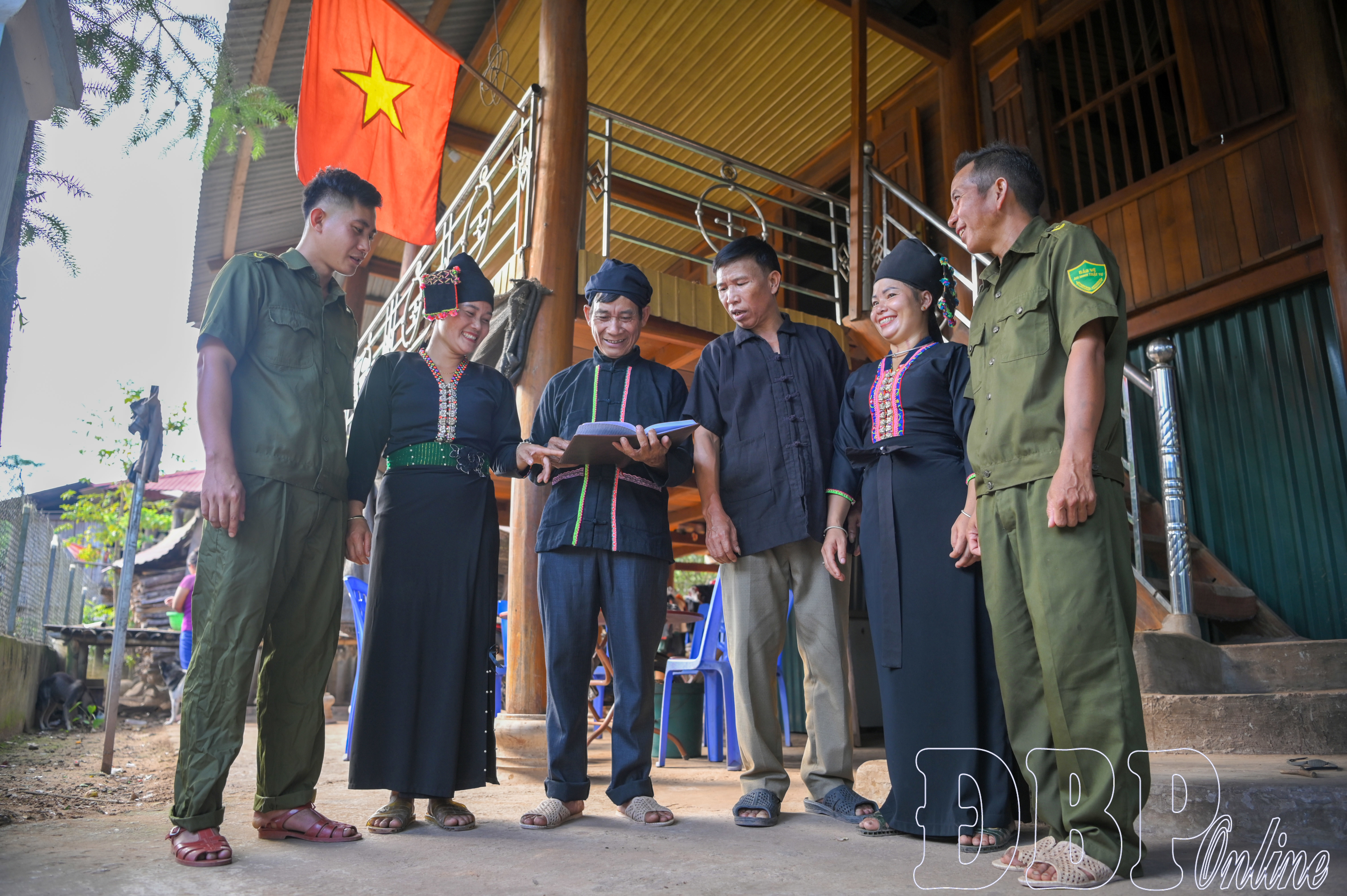 Xây thế trận lòng dân, giữ vững an ninh từ cơ sở