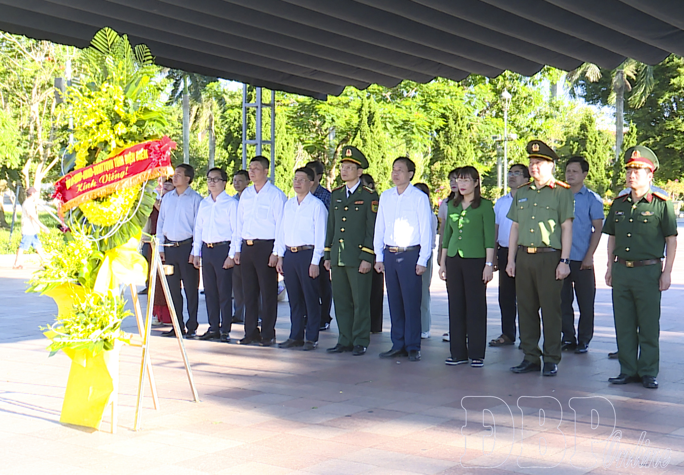 Đoàn công tác tỉnh Điện Biên tri ân anh hùng, liệt sĩ tại Thành cổ Quảng Trị