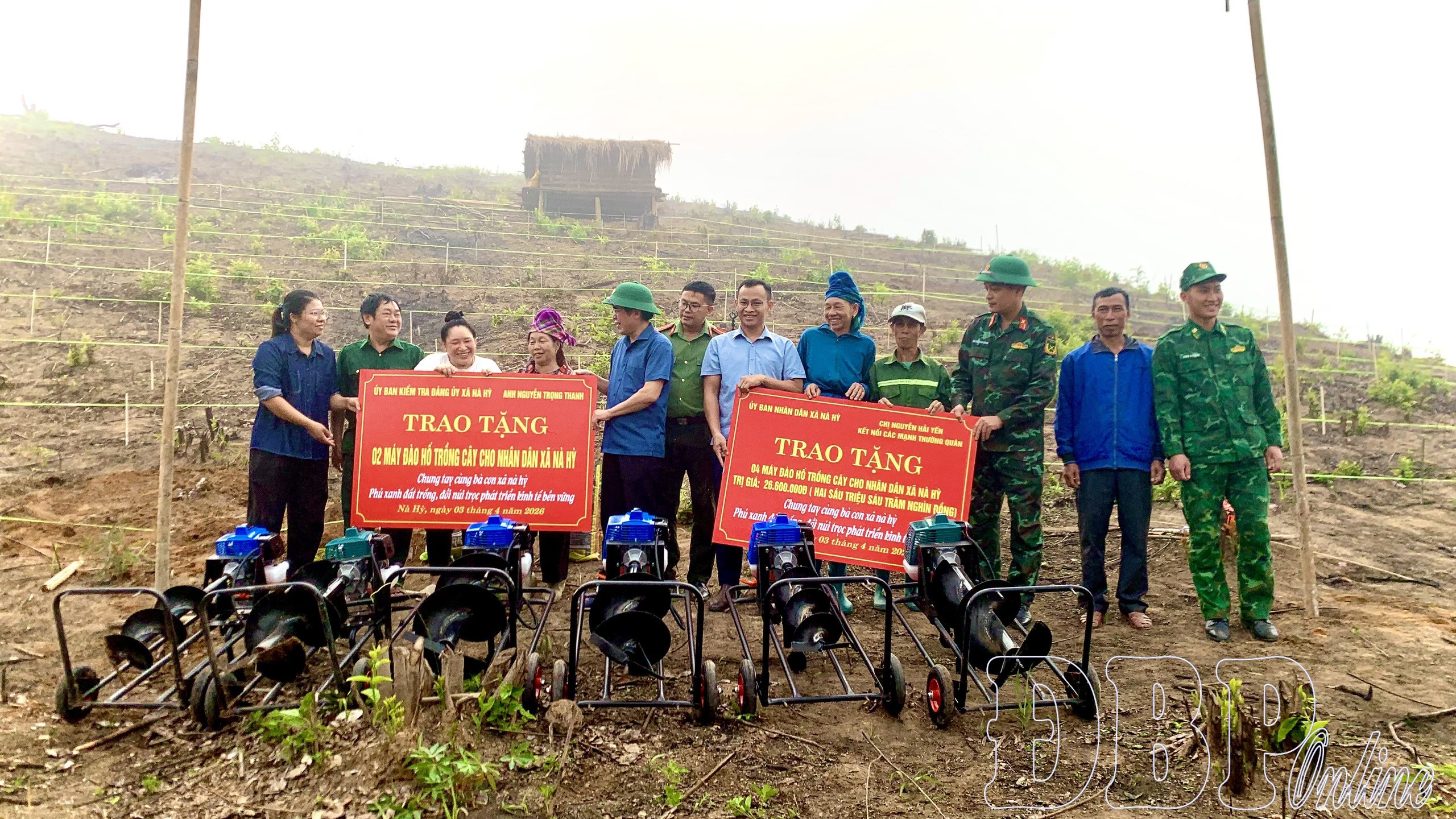 Nà Hỳ ra quân trồng 7.300 cây mắc ca, cà phê